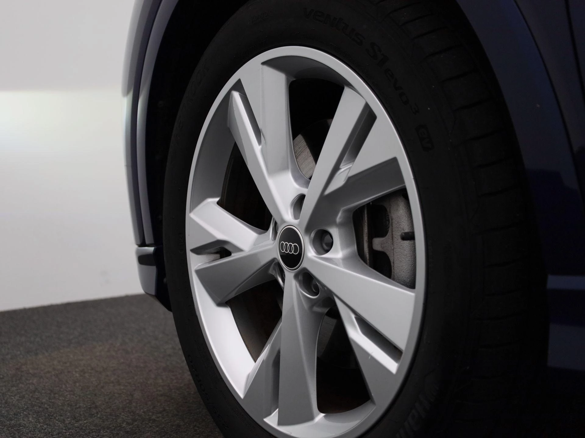 Audi-Q4 e-tron-image-47