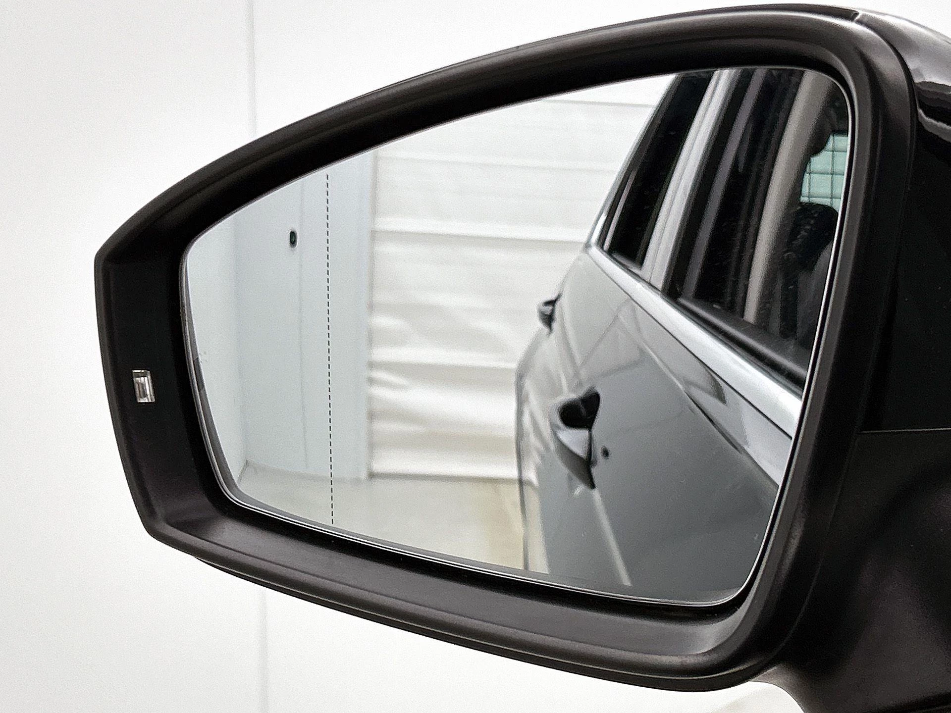 Volkswagen-Tiguan-image-19