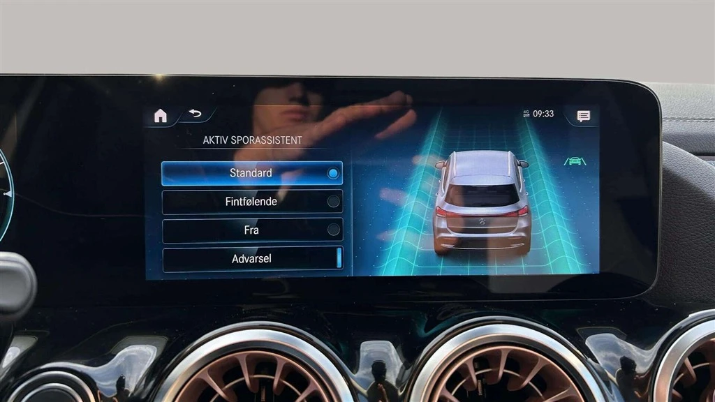 Mercedes-Benz-EQA-image-22