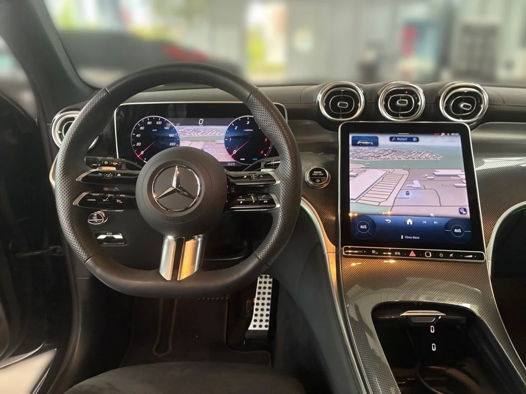 Mercedes-Benz-GLC 300 d-image-11