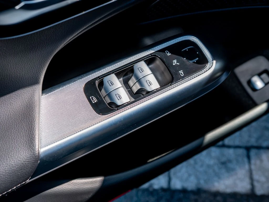 Mercedes-Benz-E-Klasse 220 d-image-14