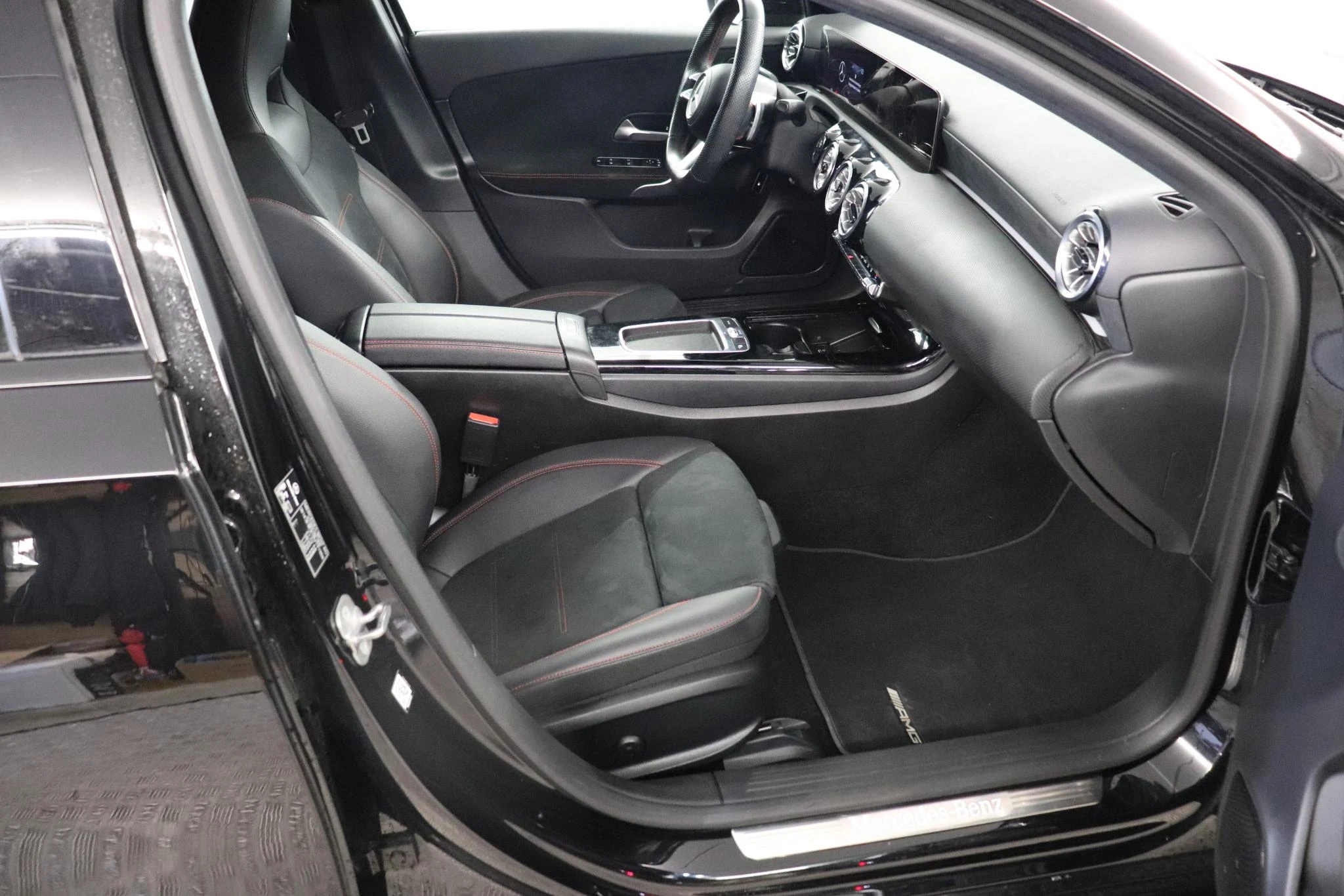 Mercedes-Benz-A-Klasse-image-10