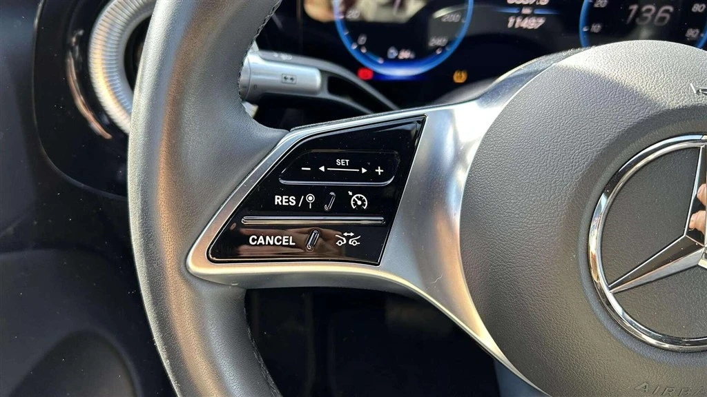 Mercedes-Benz-CLA-image-11