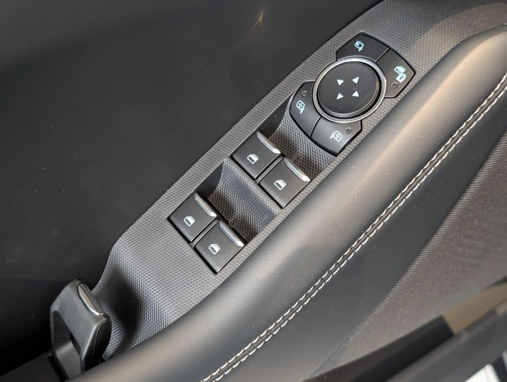 Ford-Mustang Mach-E-image-27