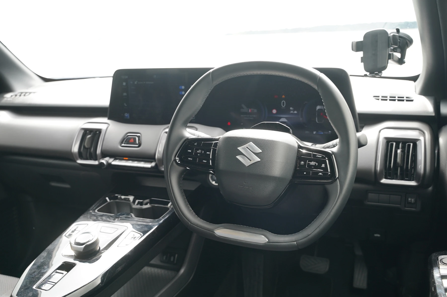 Suzuki-e Vitara-image-8