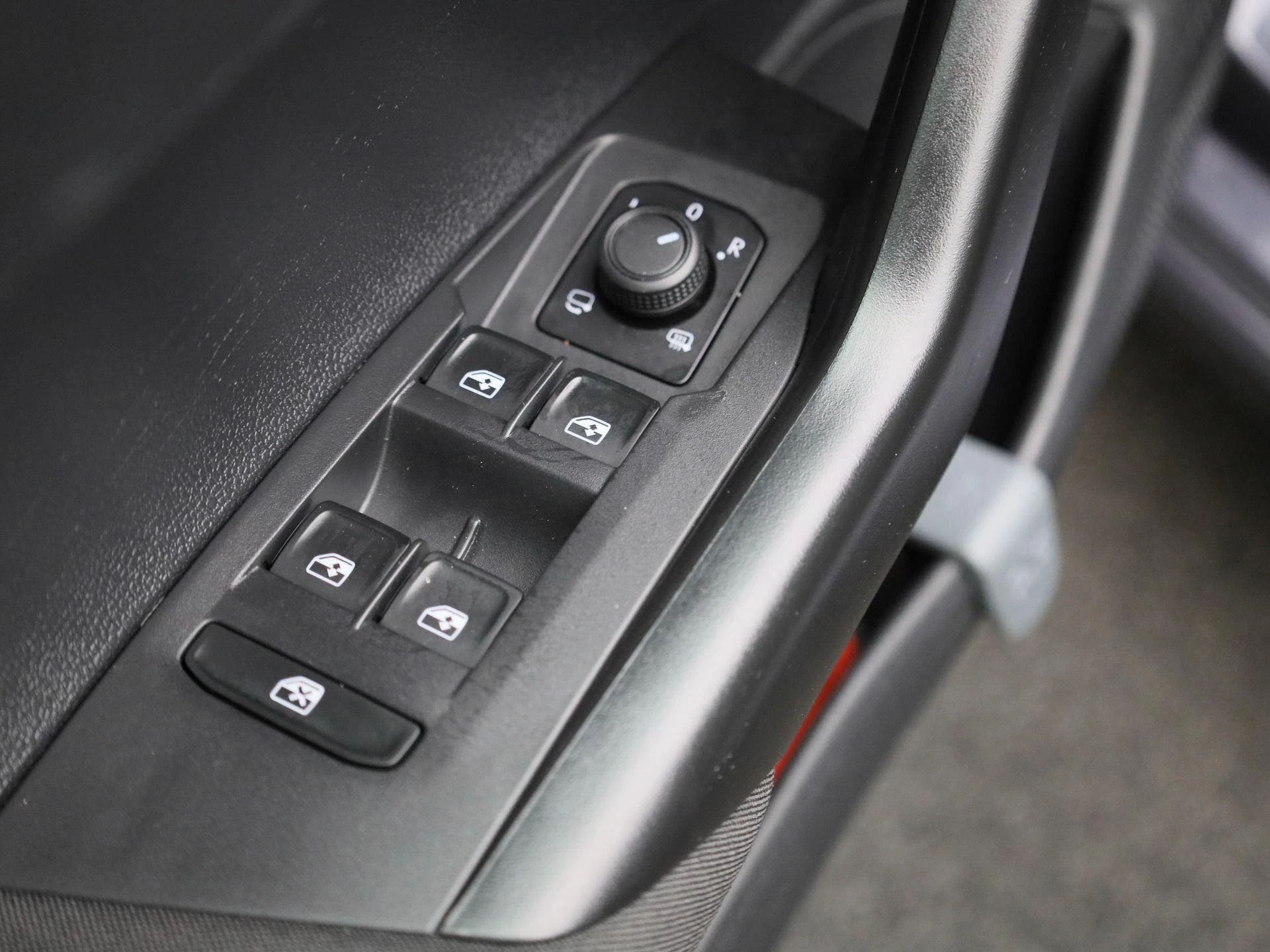 Volkswagen-Polo-image-28