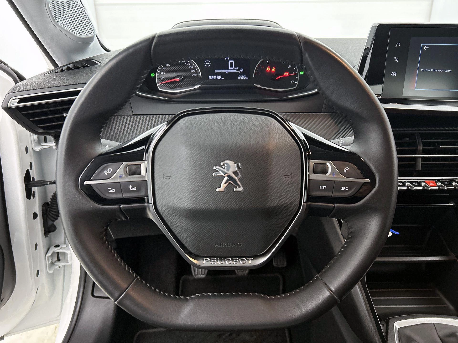 Peugeot-208-image-24