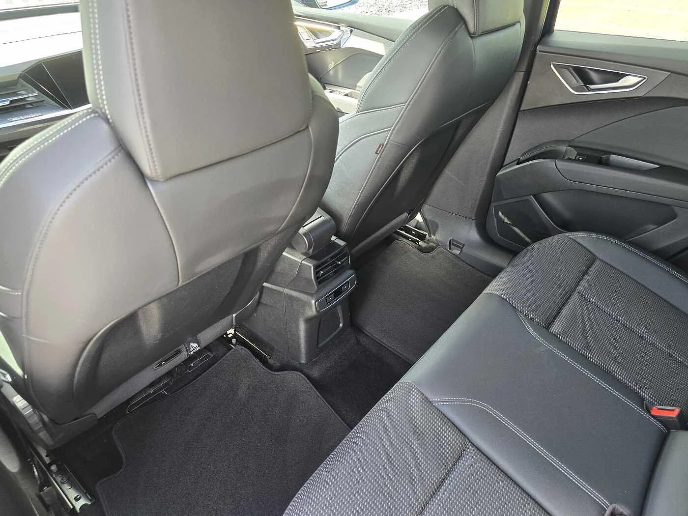 Audi-Q4 e-tron-image-45