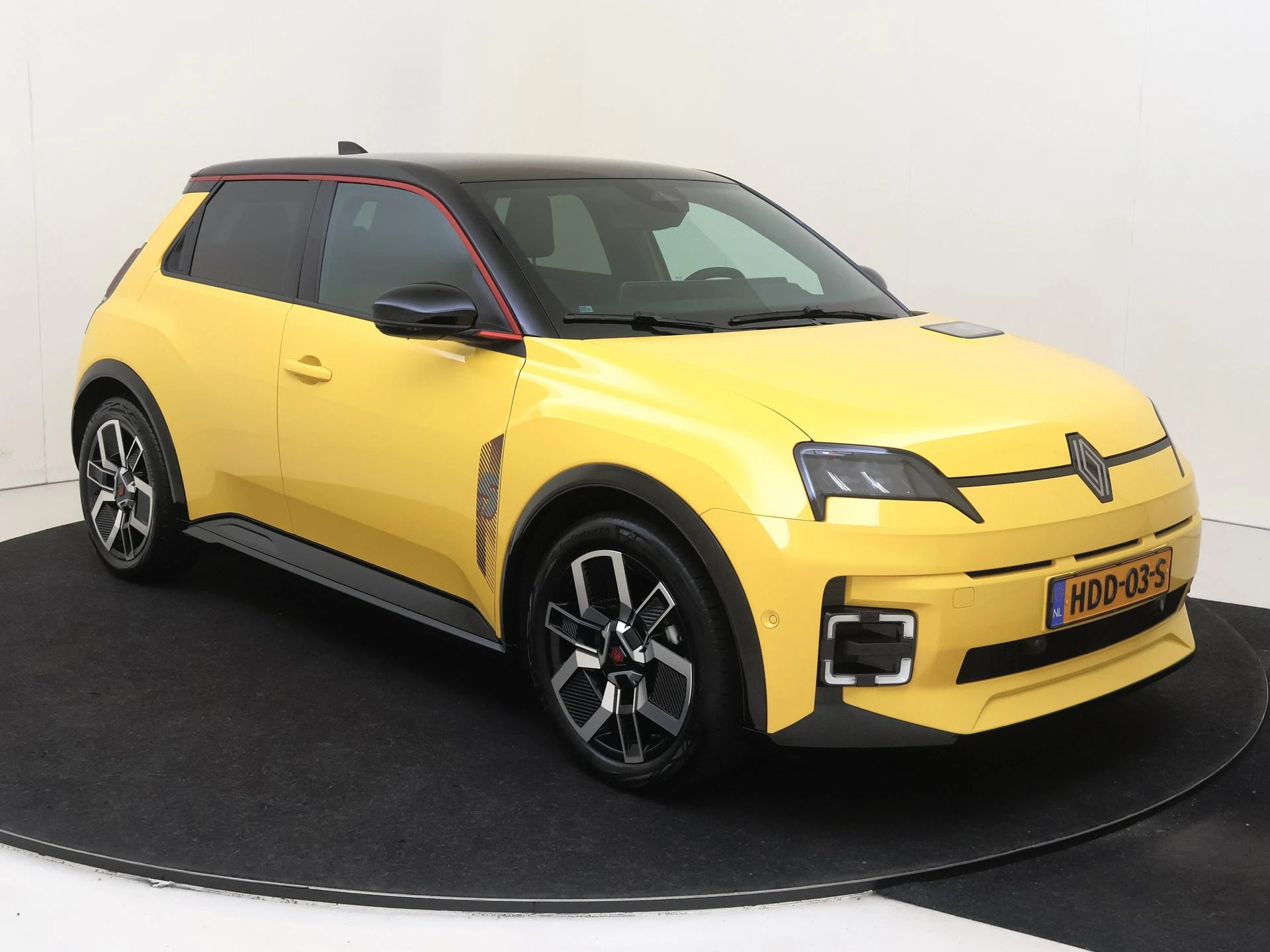 Renault-5-image-1