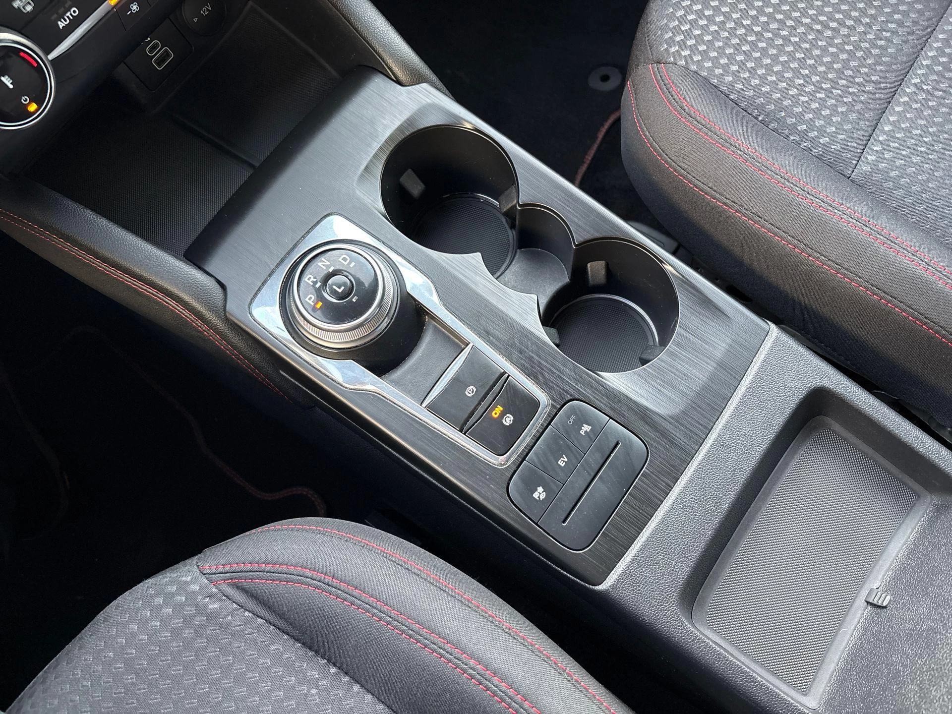 Ford-Kuga-image-23