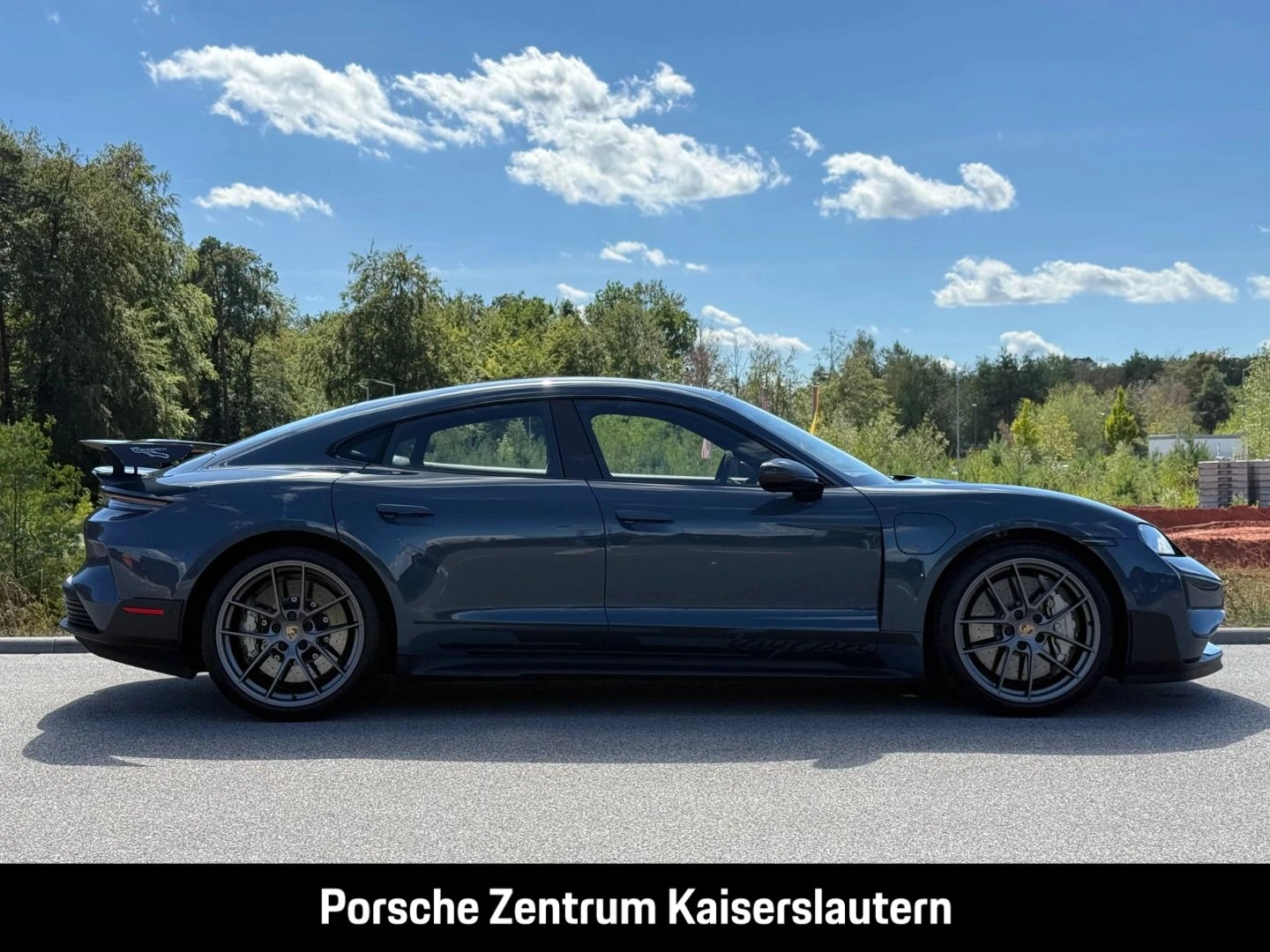 Porsche-Taycan-image-6