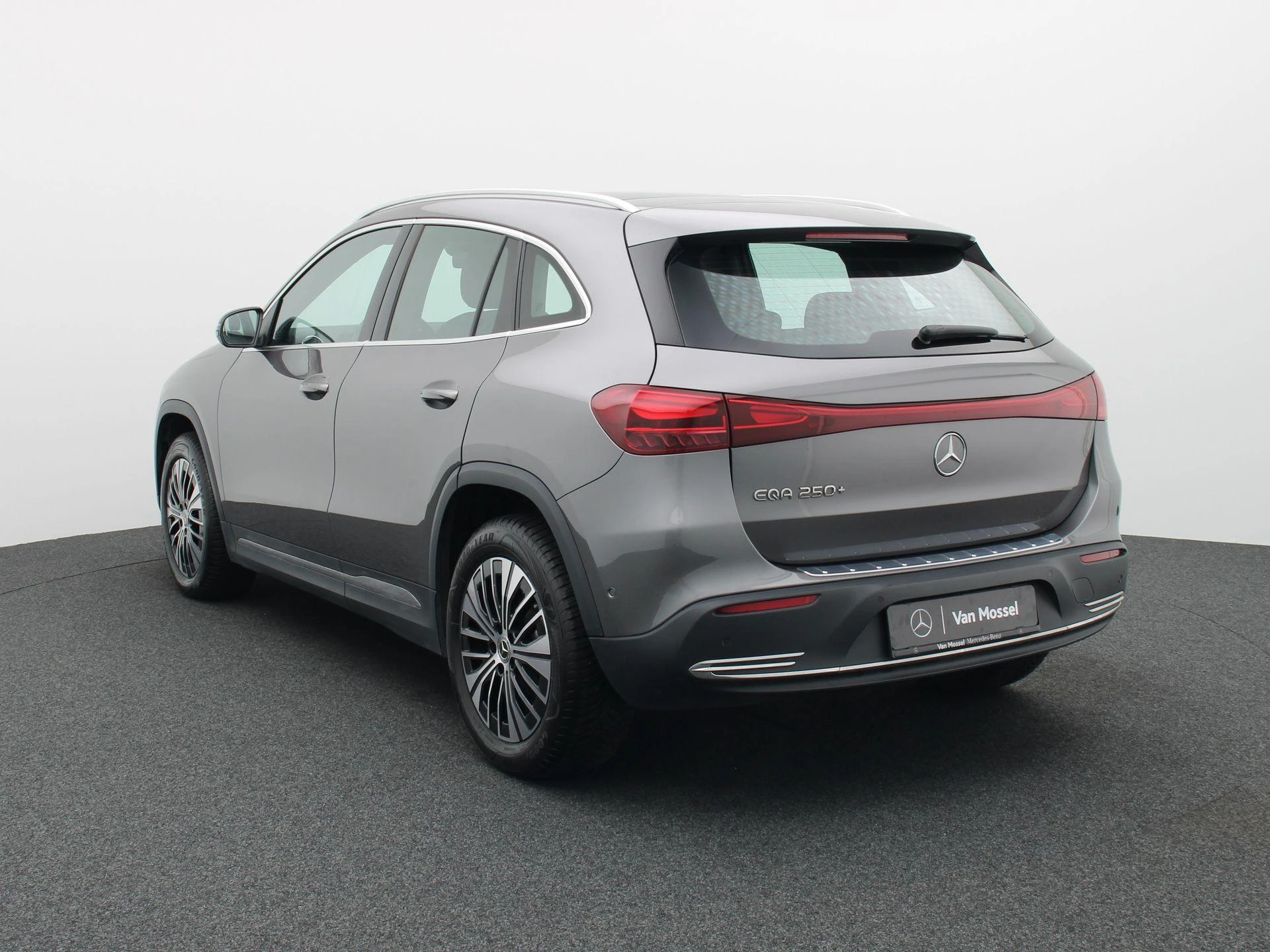 Mercedes-Benz-EQA-image-1