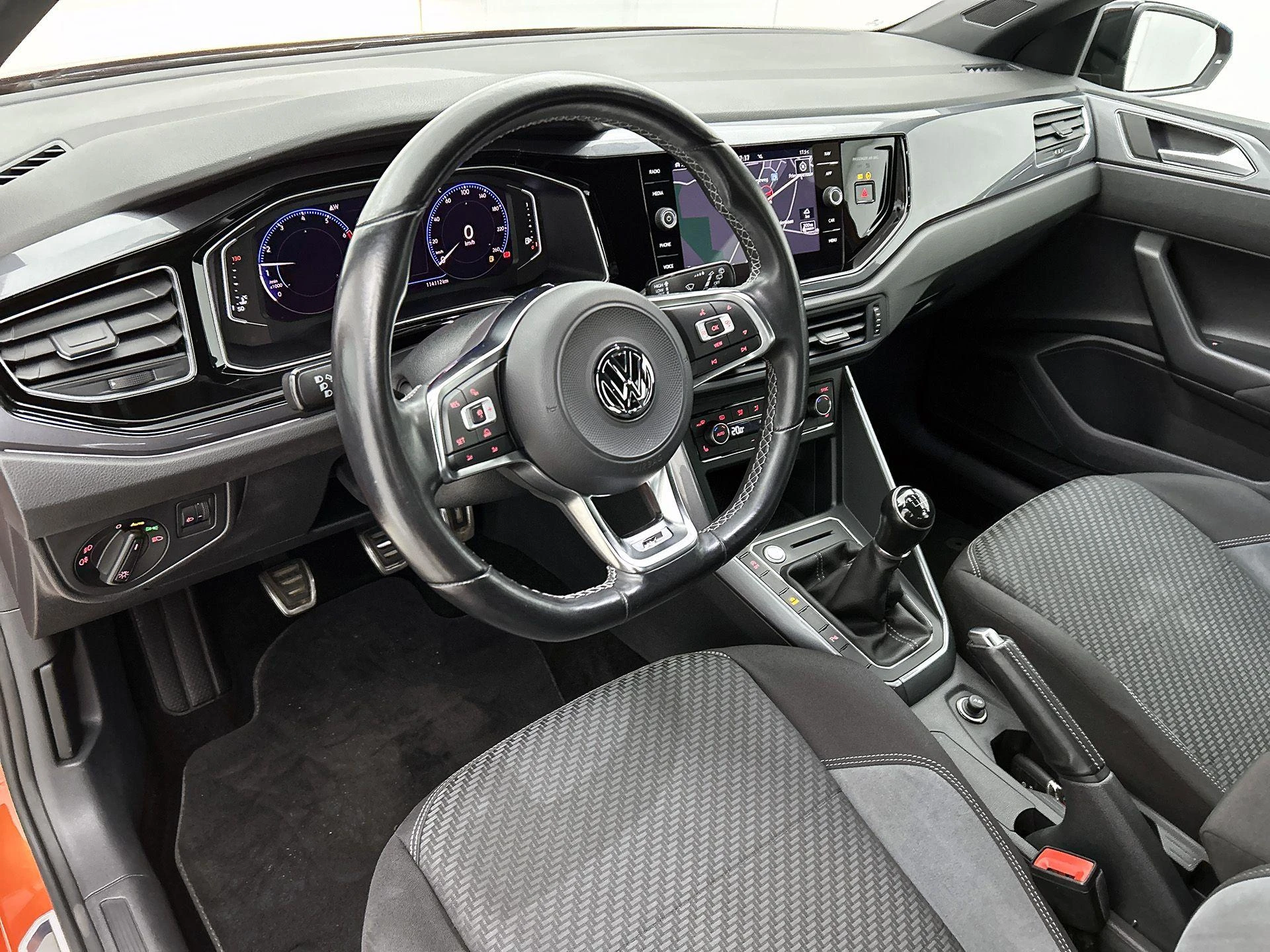 Volkswagen-Polo-image-21