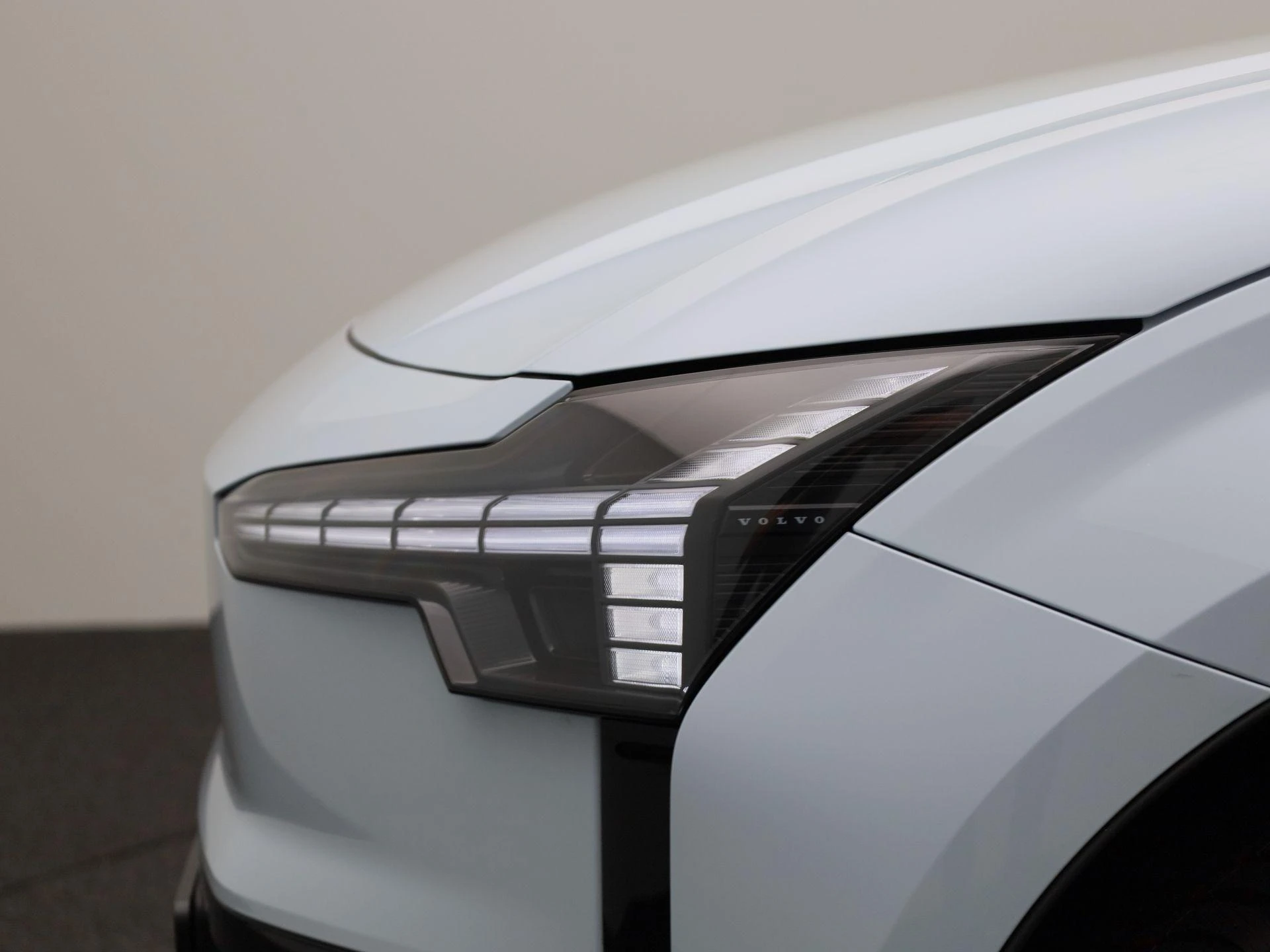 Volvo-EX30-image-12