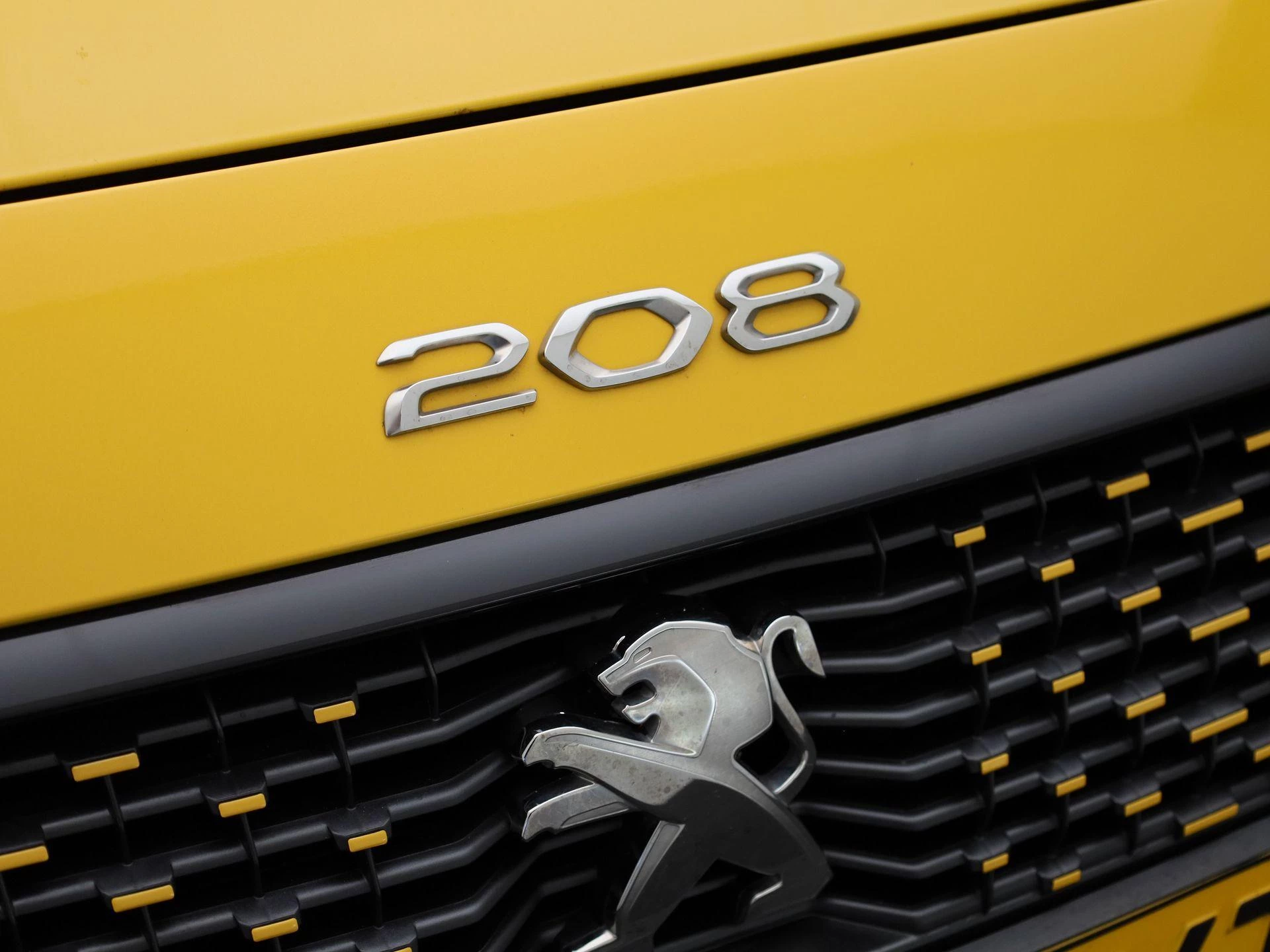 Peugeot-e-208-image-33