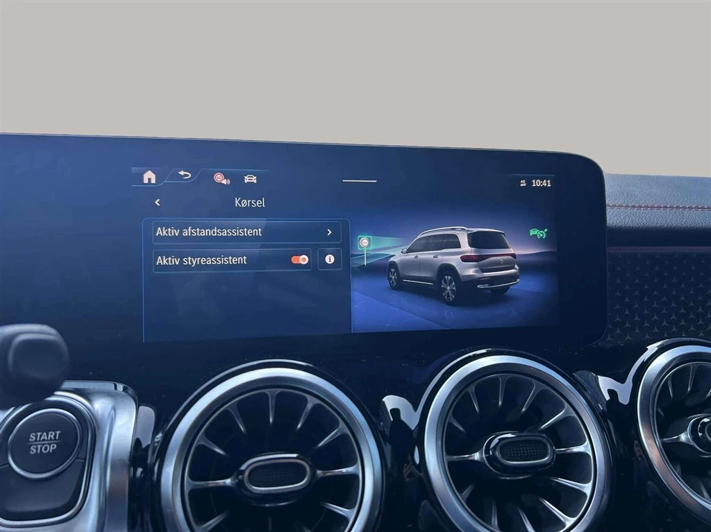 Mercedes-Benz-EQB-image-17