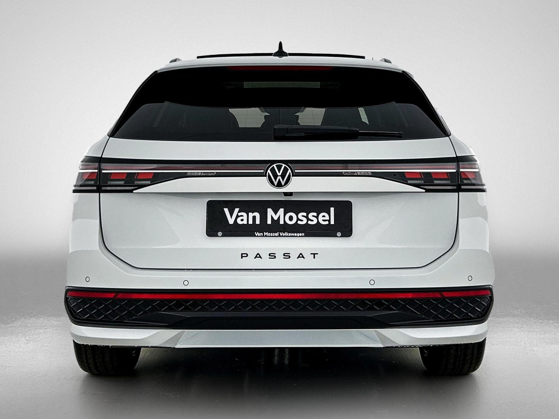 Volkswagen-Passat-image-2