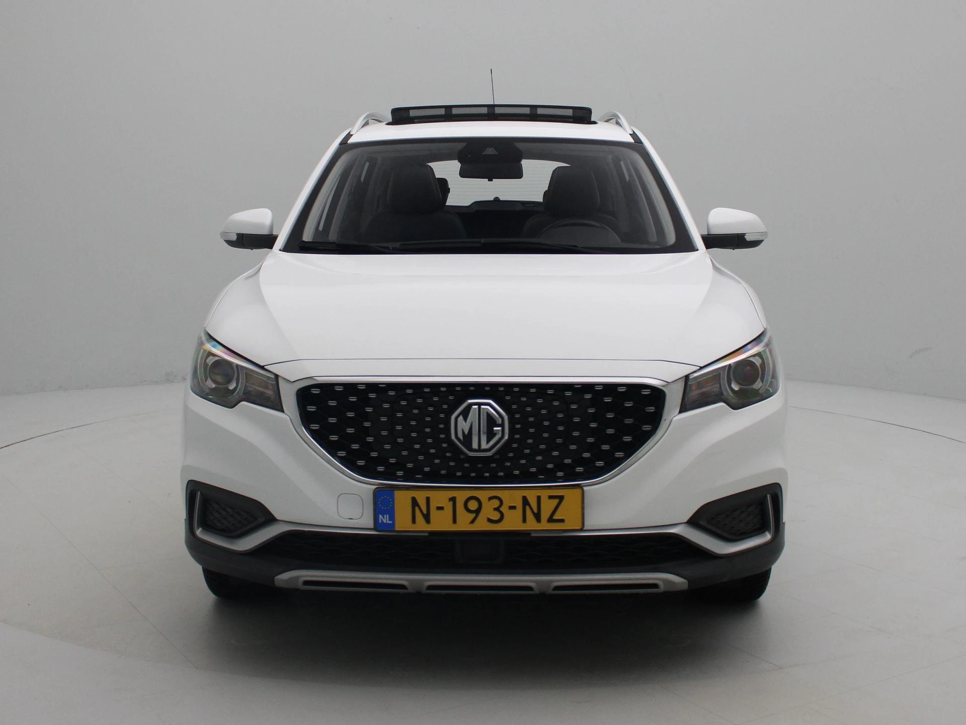 MG-ZS EV-image-3