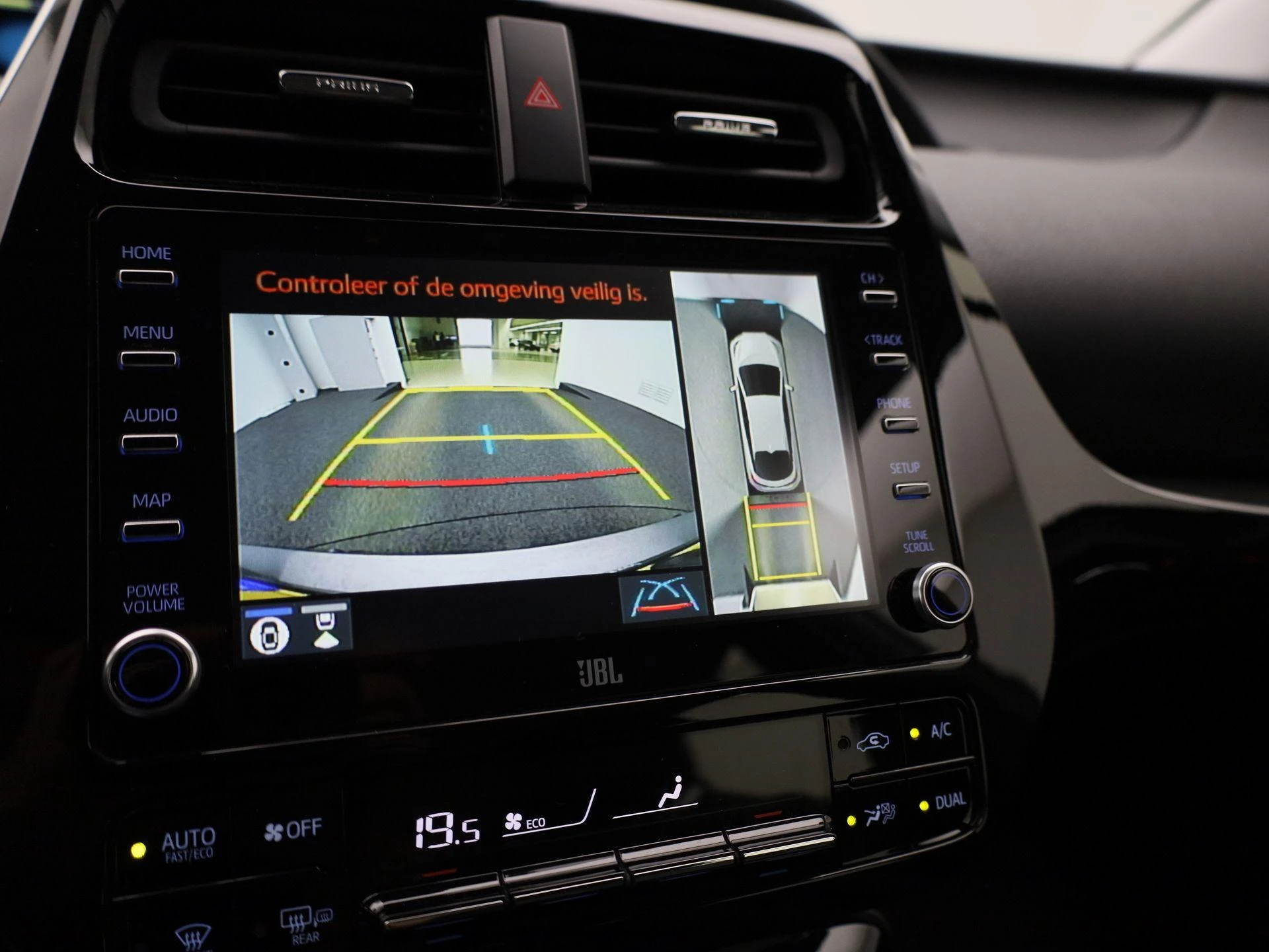 Toyota-Prius-image-30