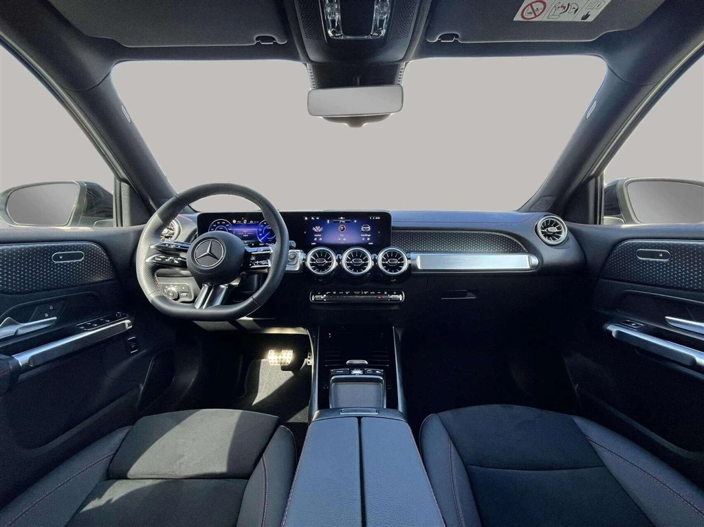 Mercedes-Benz-EQB-image-11