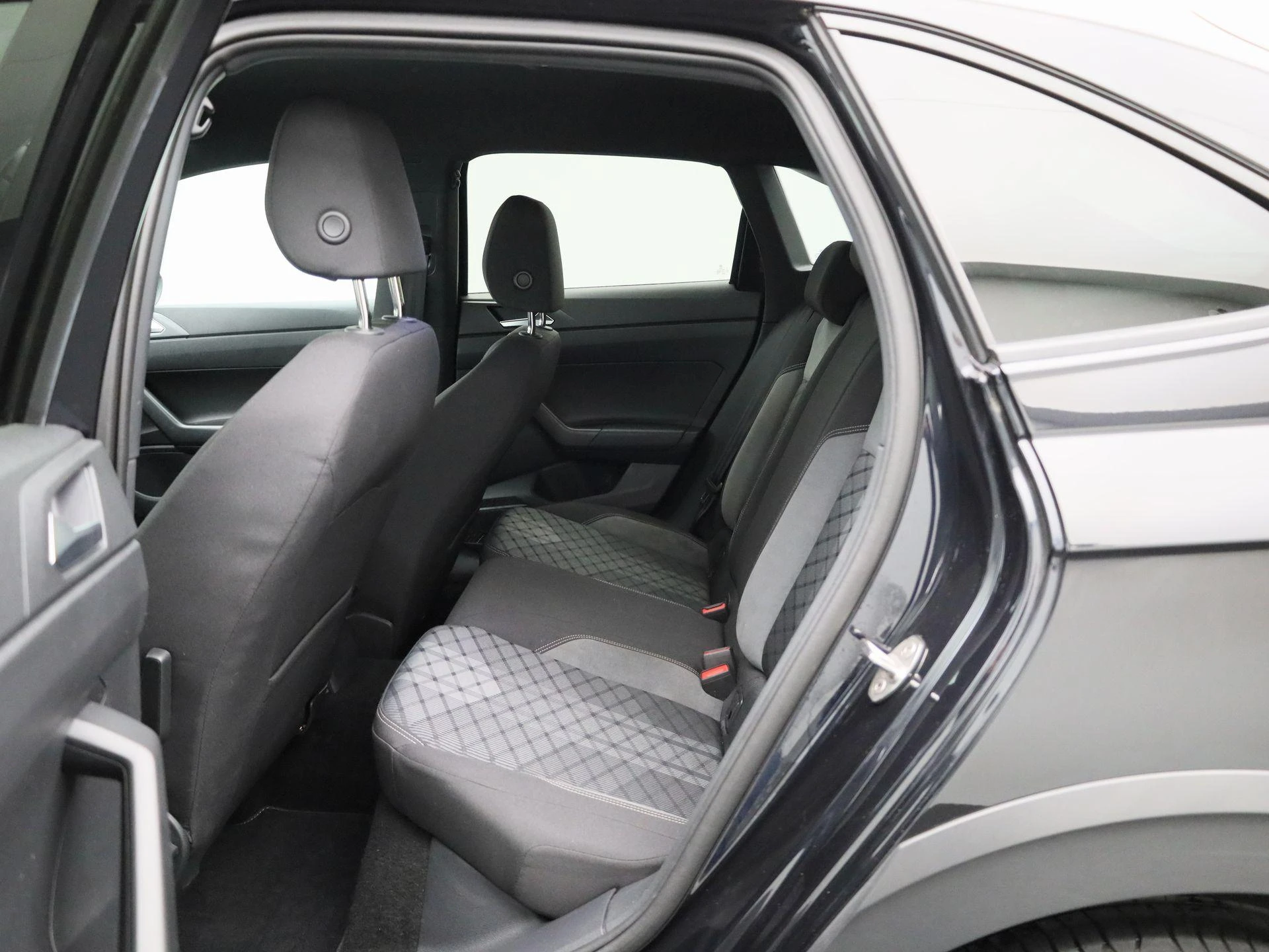 Volkswagen-Taigo-image-9