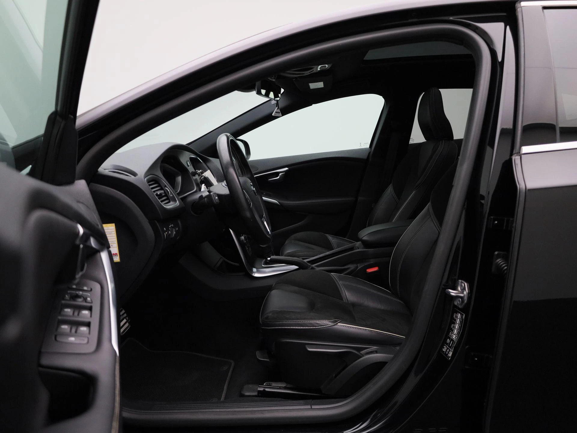 Volvo-V40-image-8