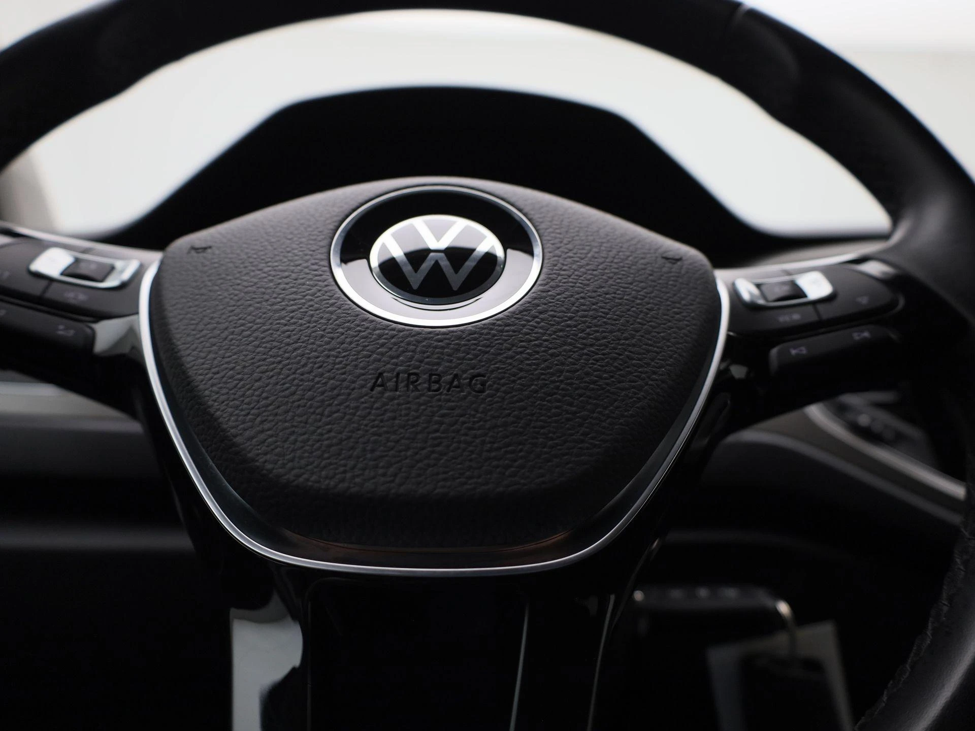 Volkswagen-T-Roc-image-26