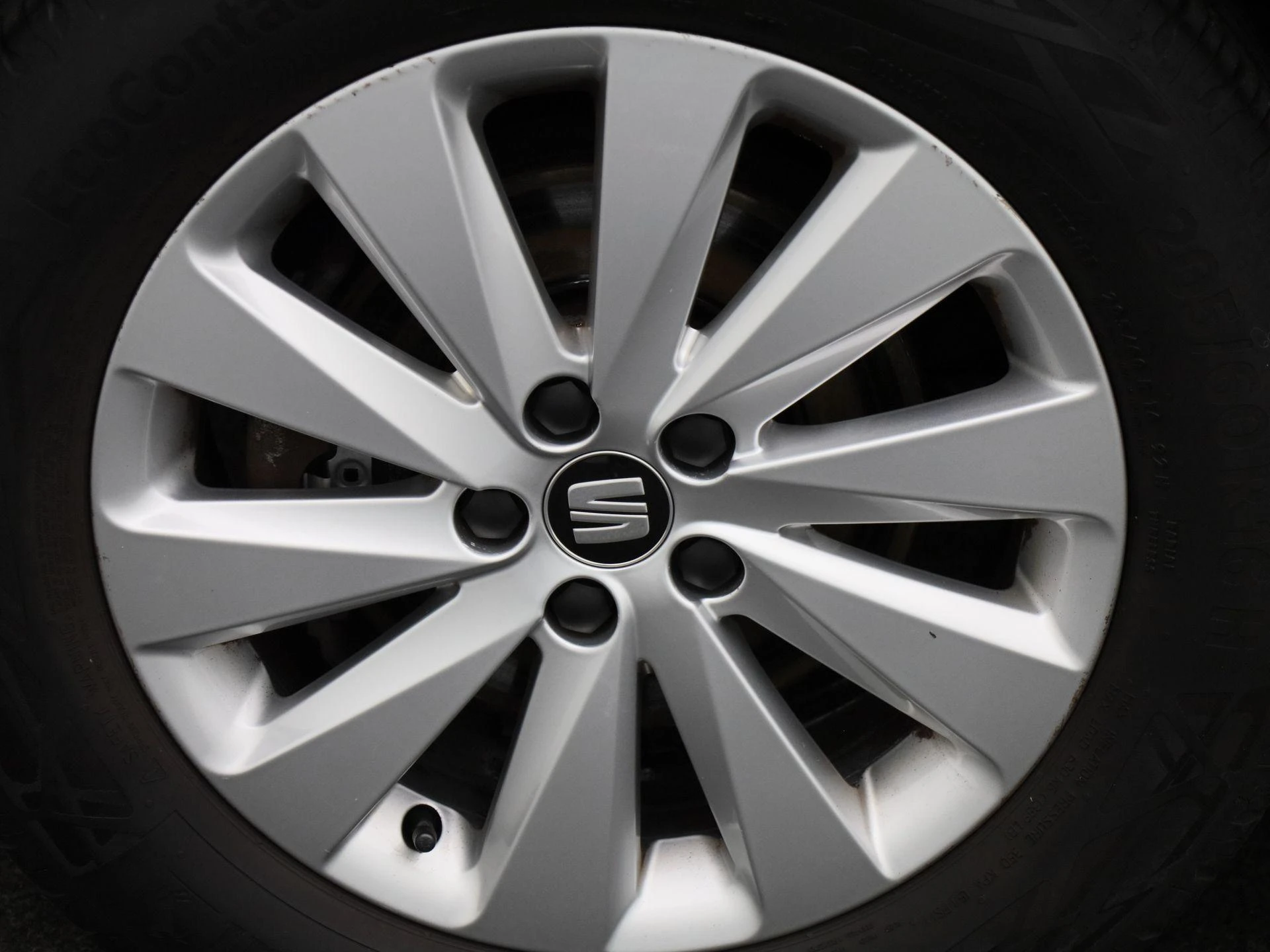 SEAT-Arona-image-12