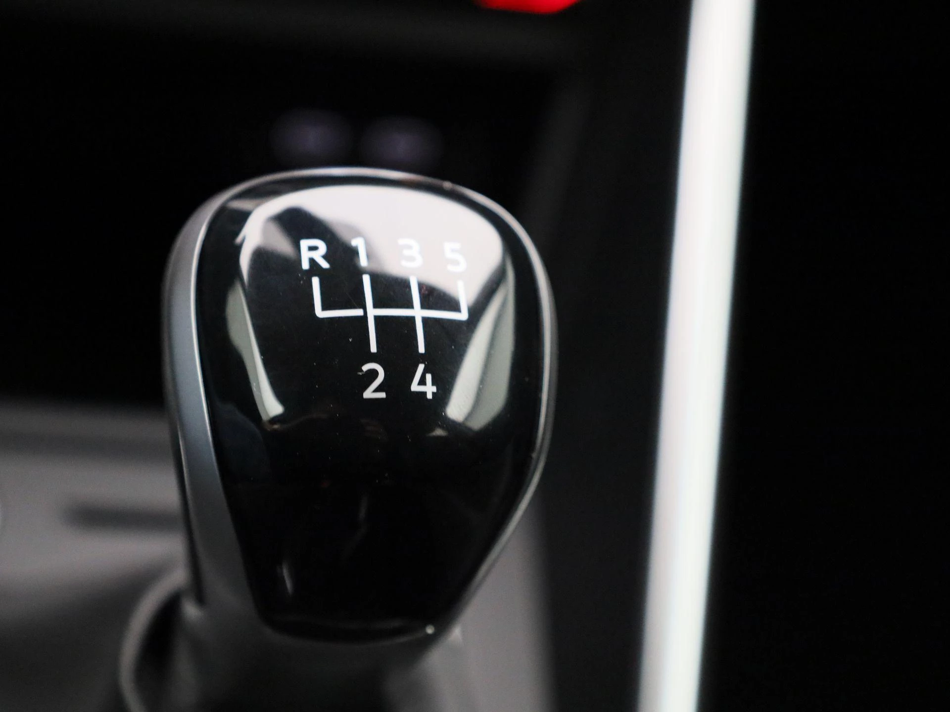 Volkswagen-Polo-image-23