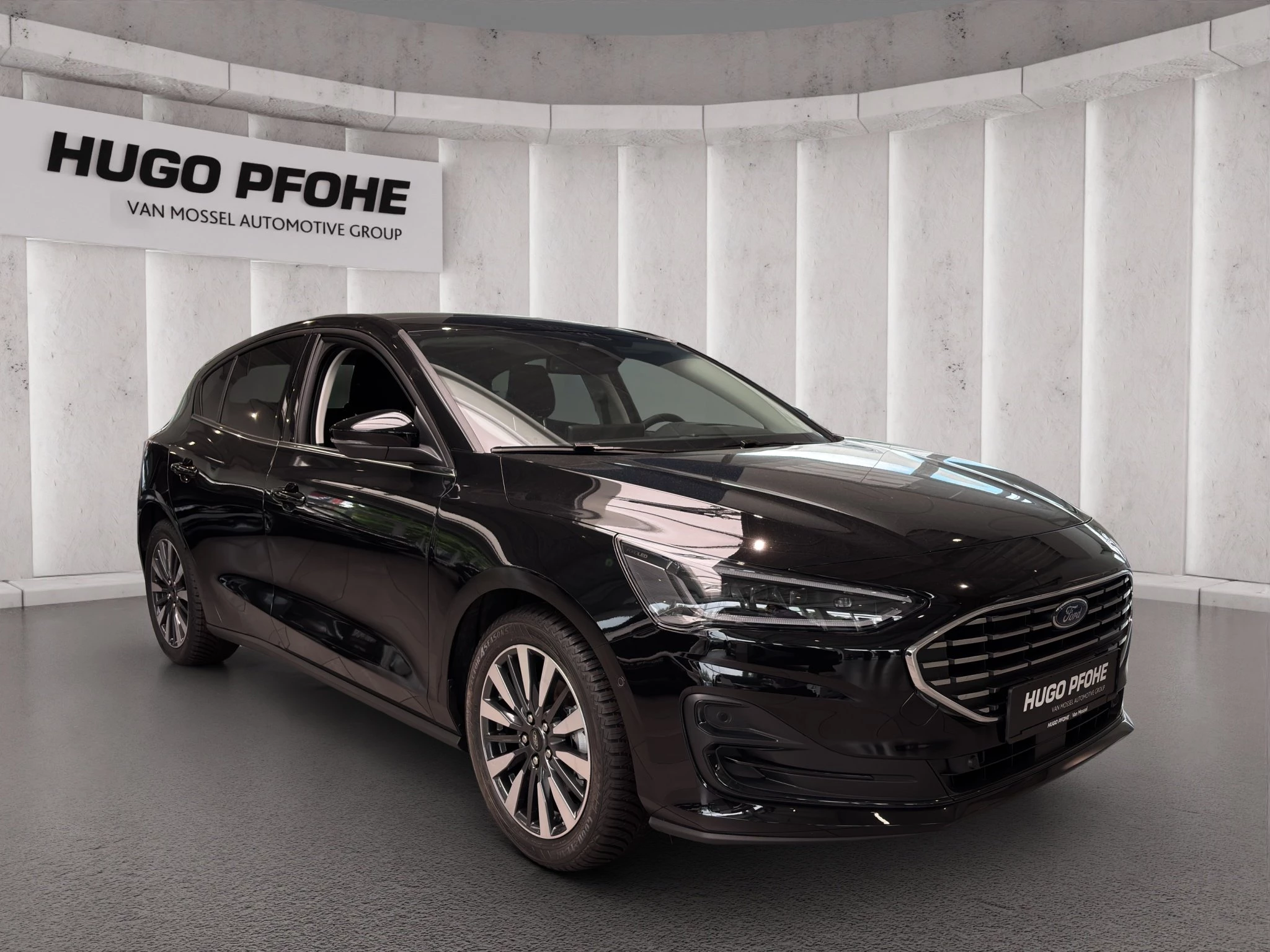 Ford Focus Titanium X Limousine Automatik & Panoramadach *HEZ Aktion*