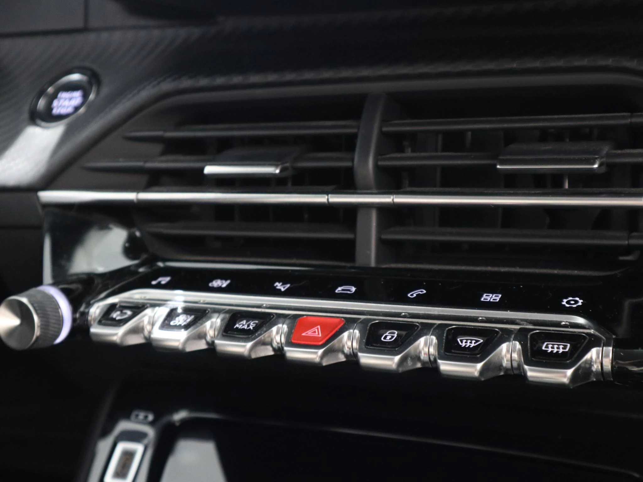 Peugeot-208-image-16