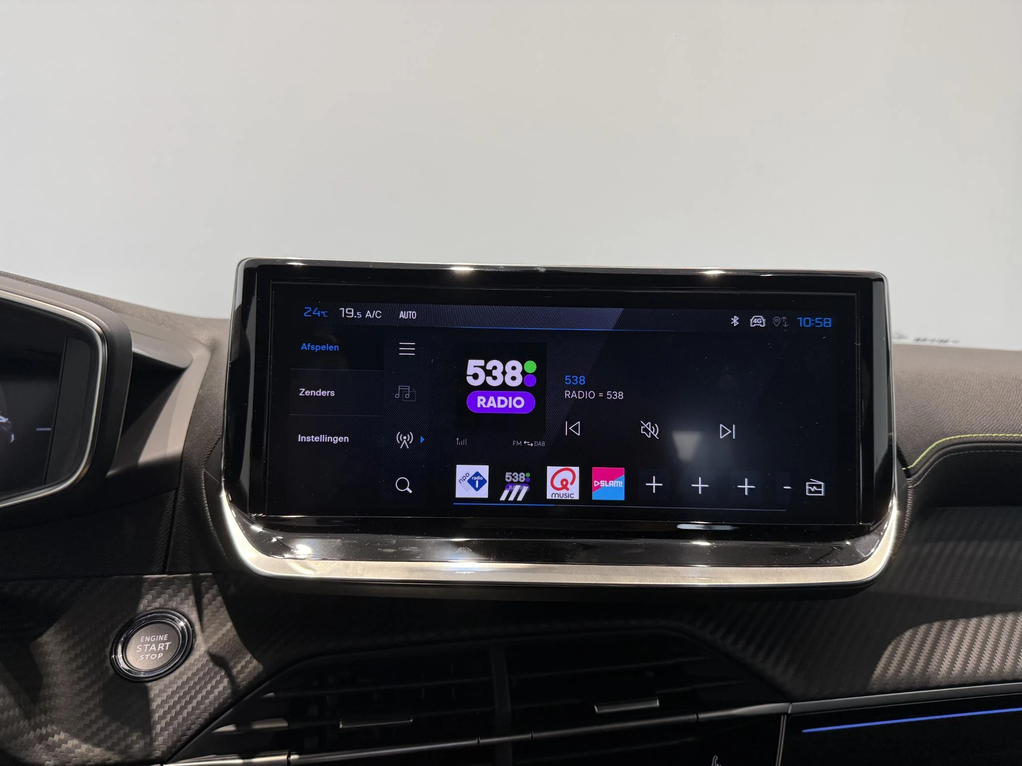 Peugeot-208-image-24