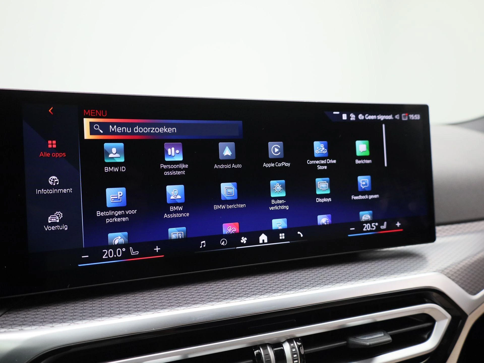 BMW-i4-image-29