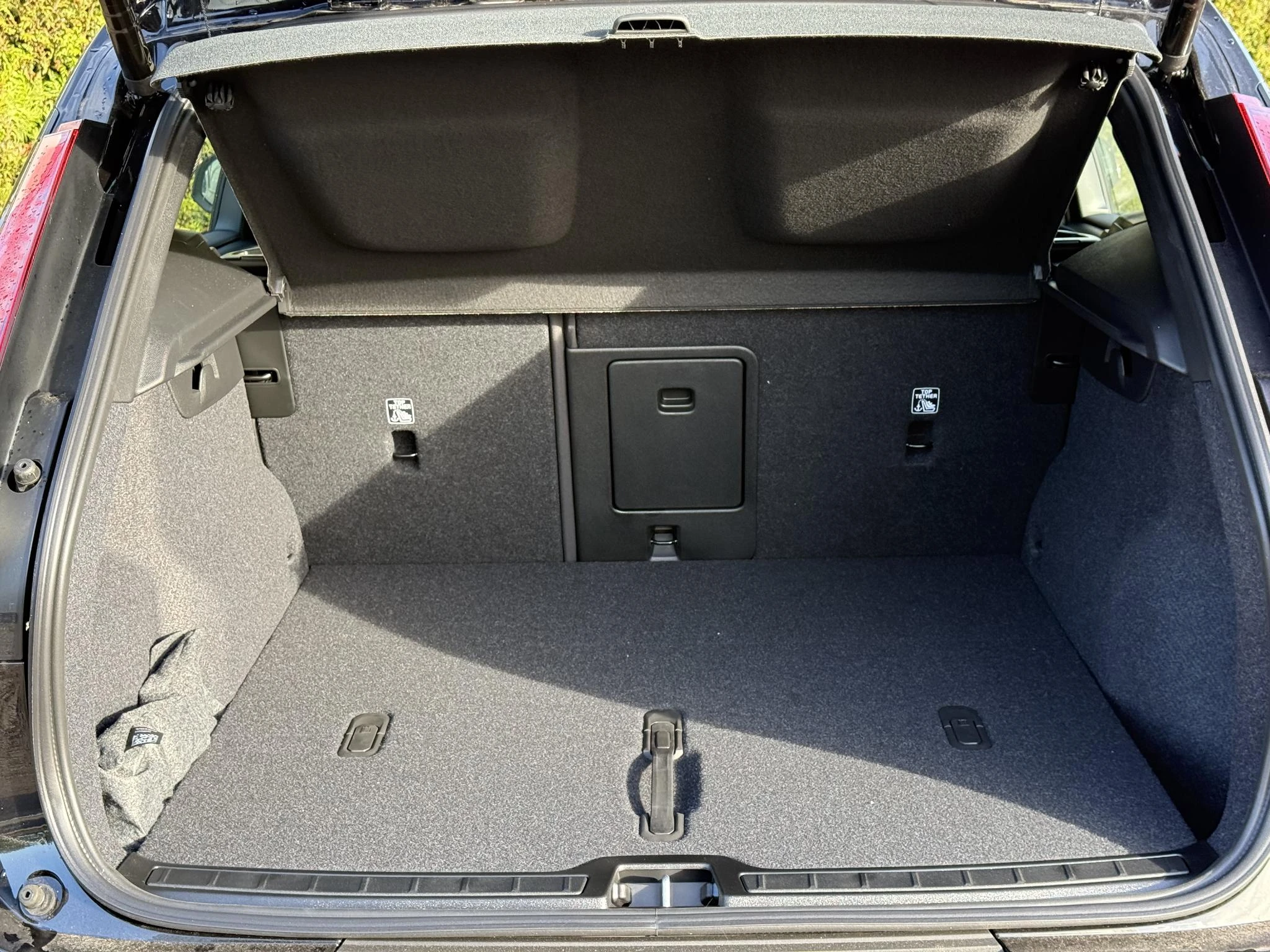 Volvo-EX40-image-7