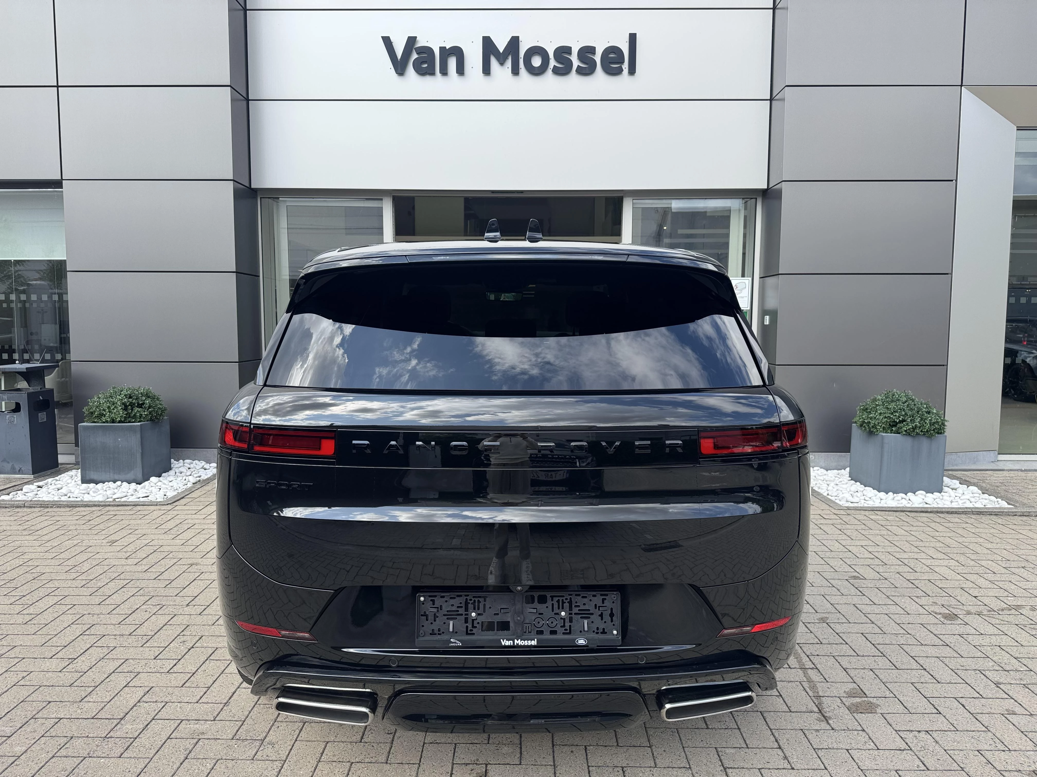 Land Rover-Range Rover Sport-image-8