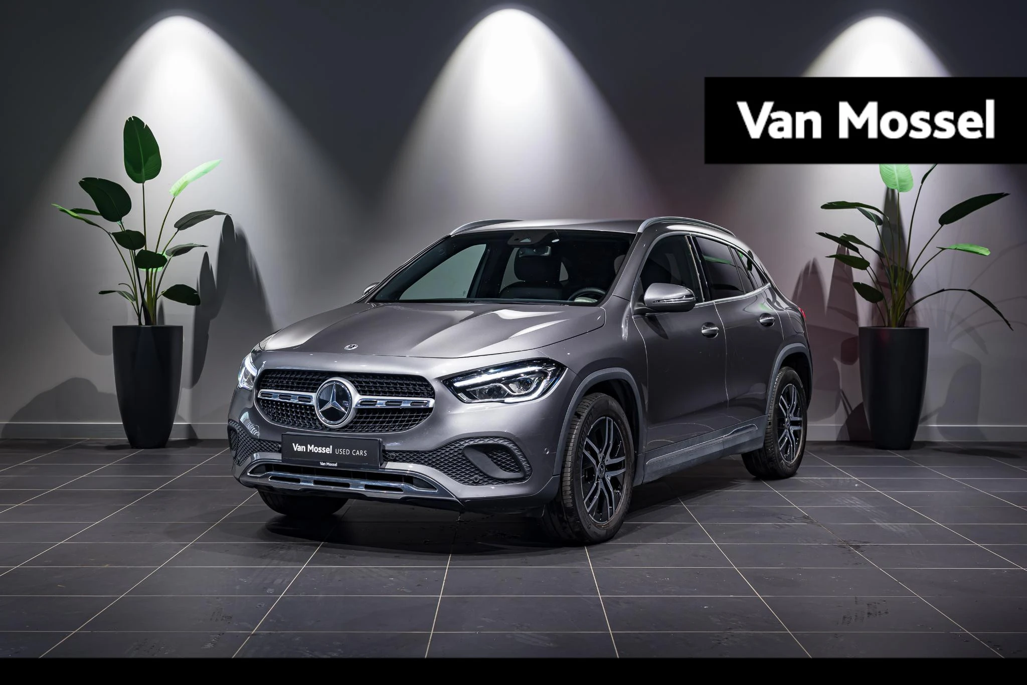 Mercedes-Benz-GLA-image-0