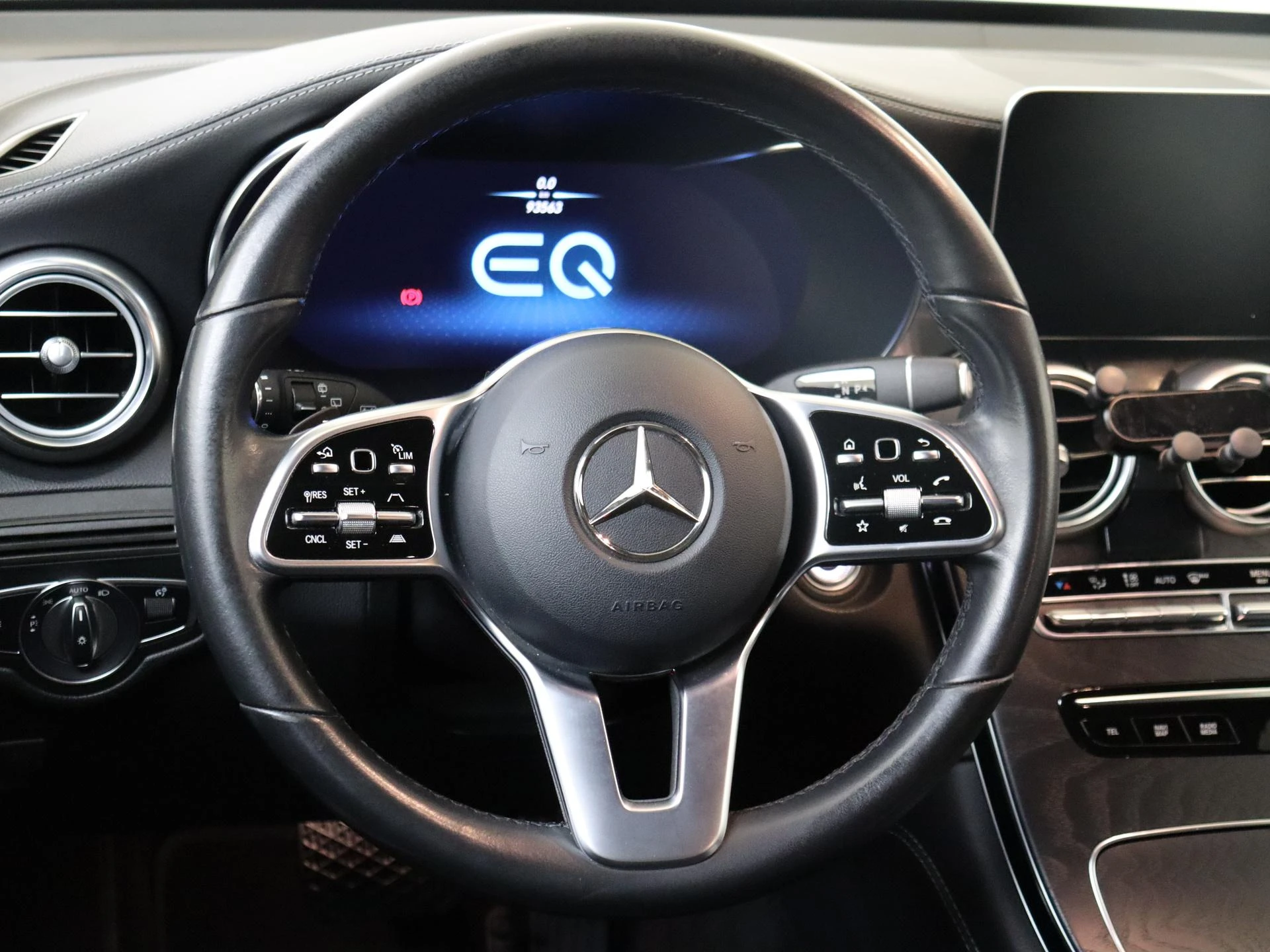 Mercedes-Benz-GLC-image-9