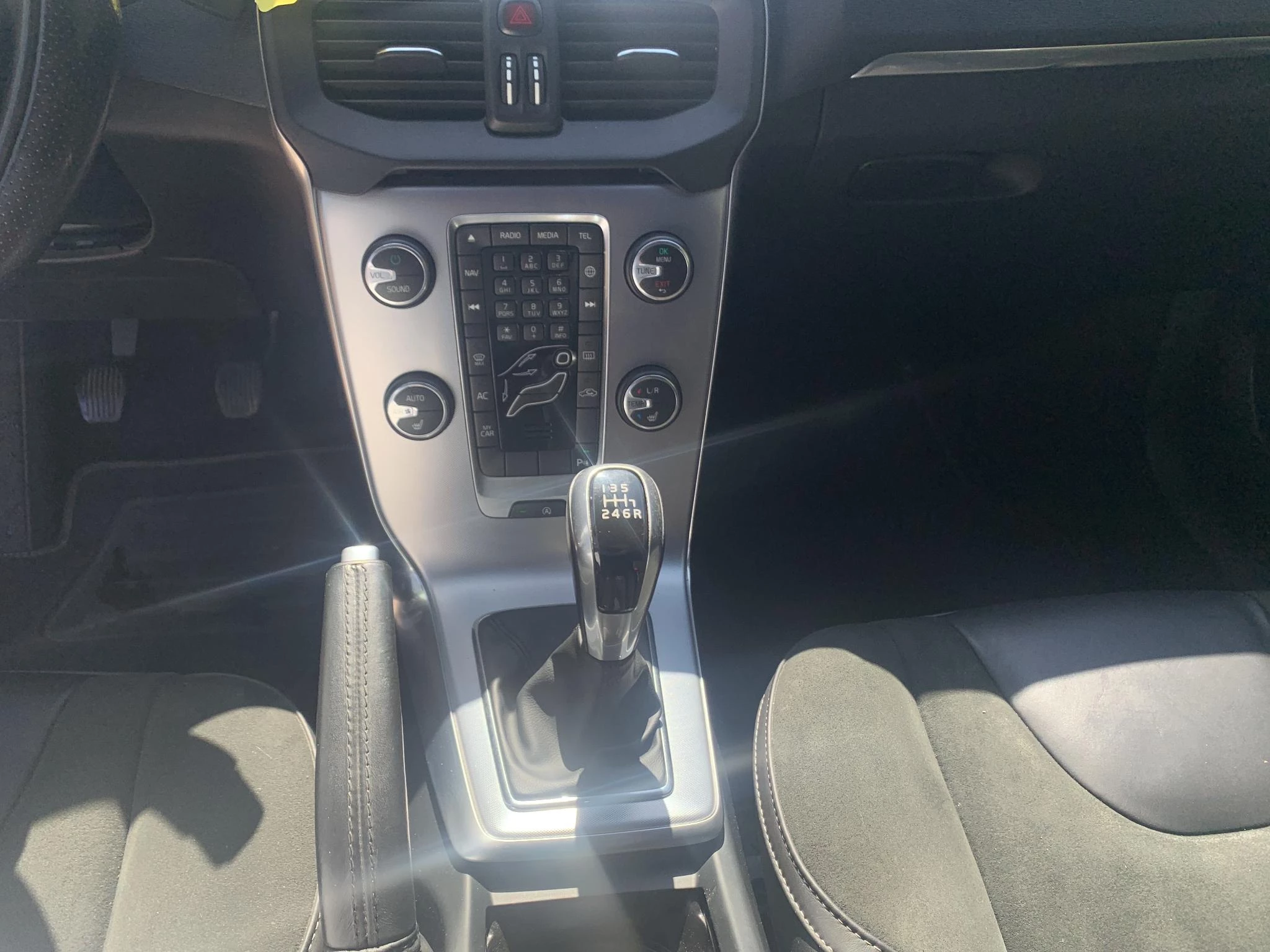 Volvo V40 T2 R-Design Apple Car Play