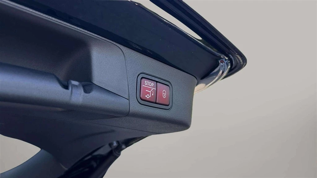 Mercedes-Benz-EQB-image-25