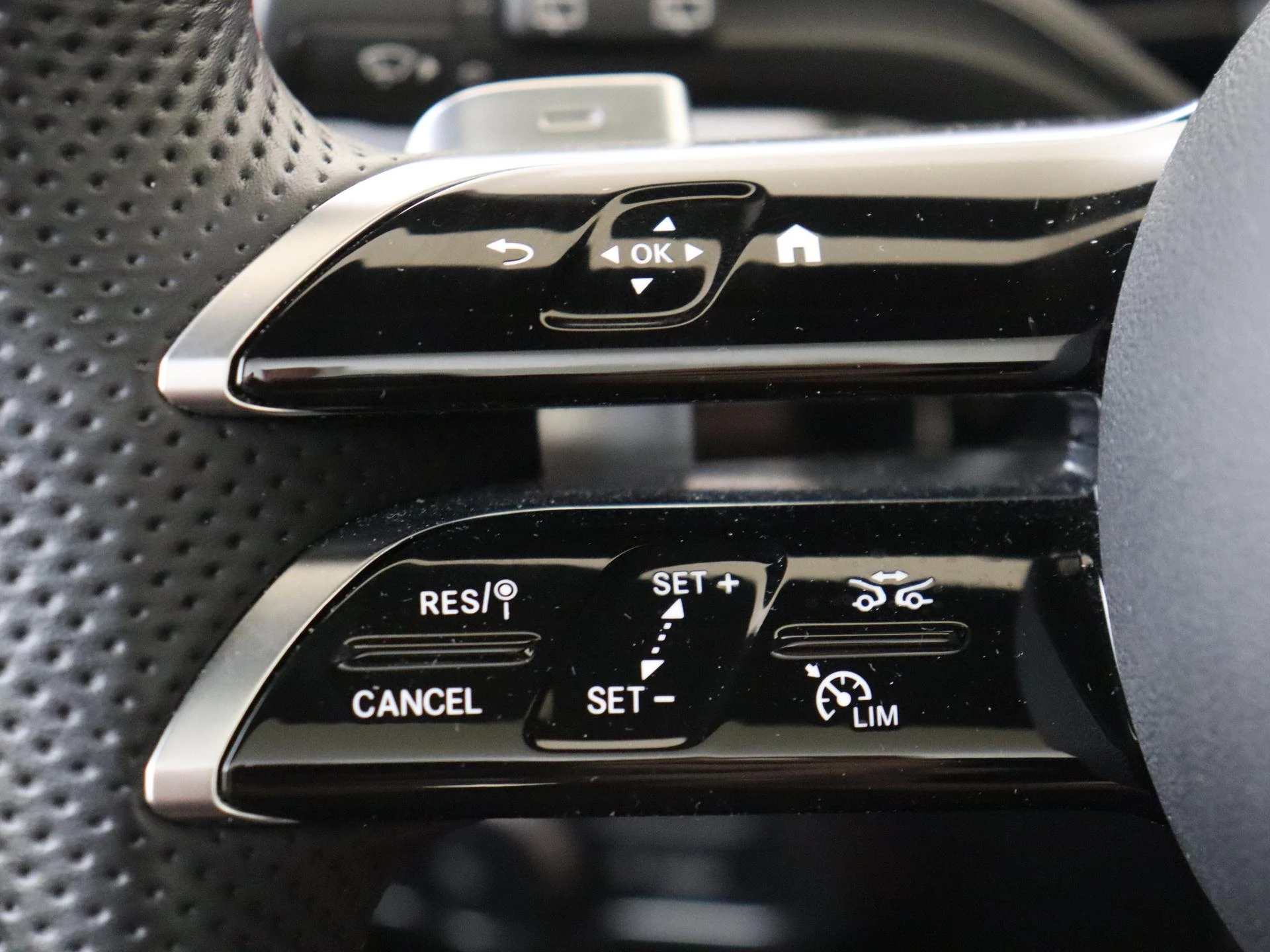 Mercedes-Benz B-Klasse 250 e Business Solution AMG