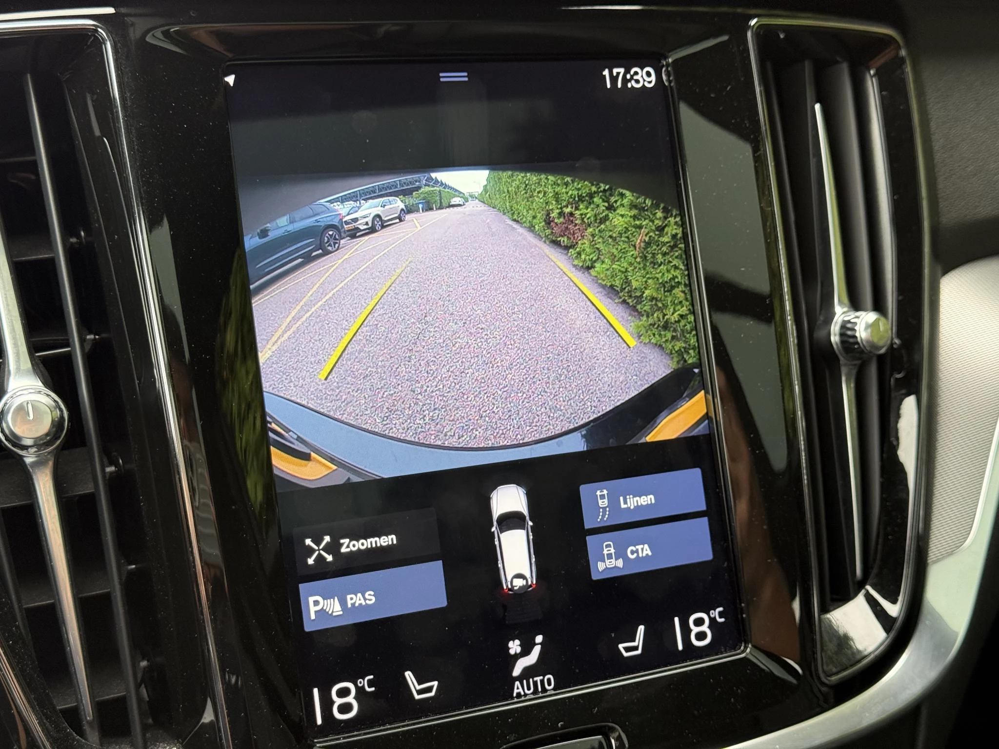 Volvo-V60-image-24
