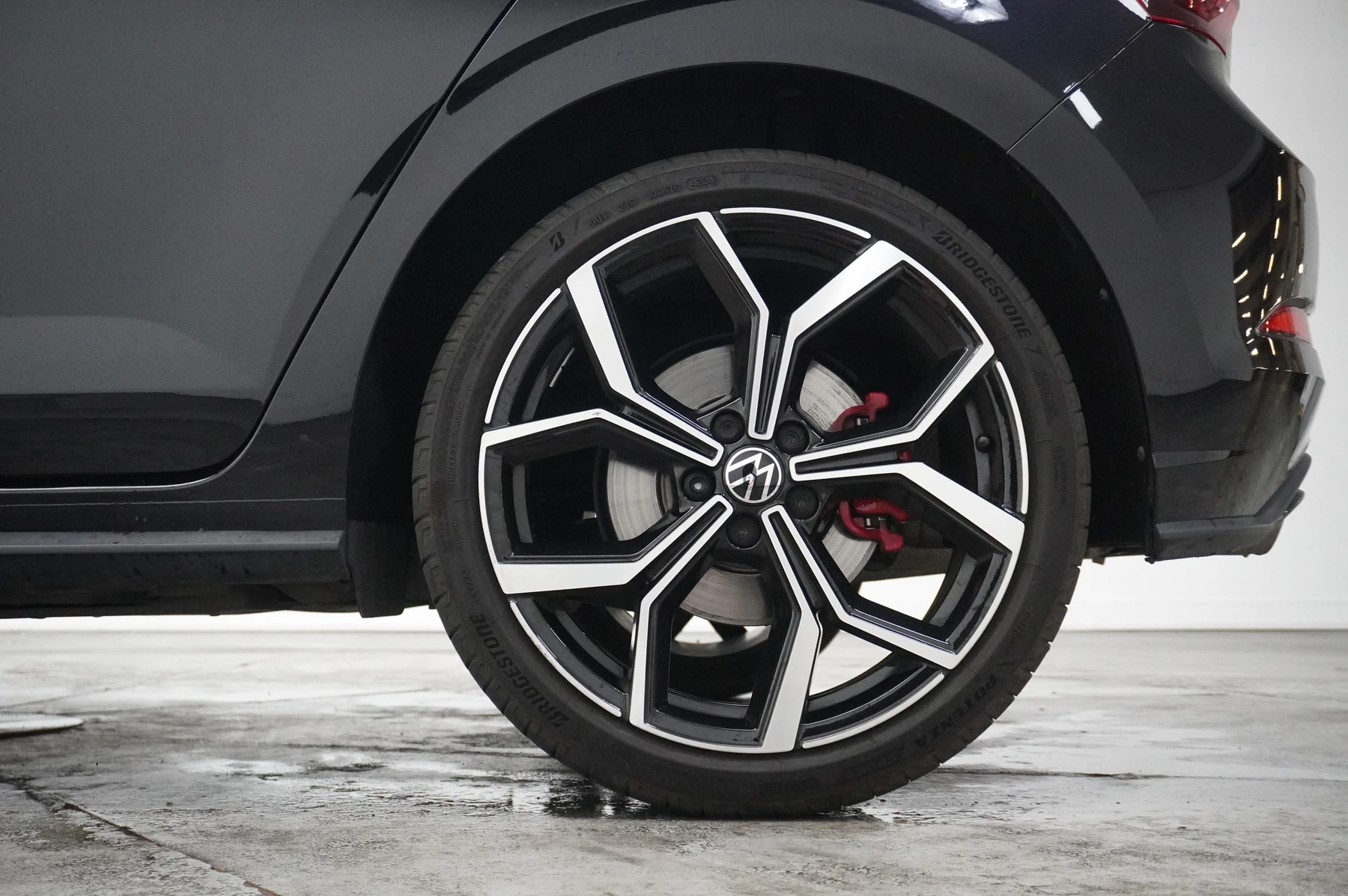 Volkswagen-Polo-image-19