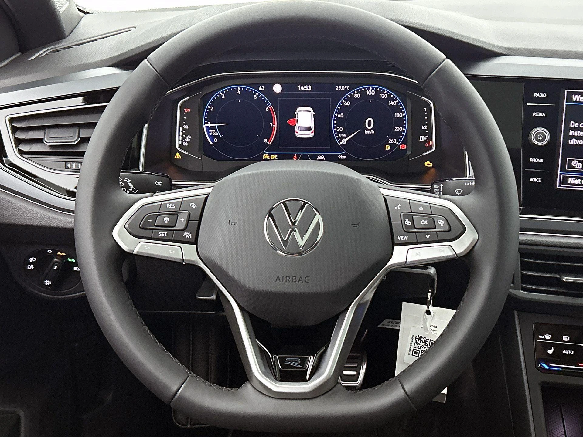 Volkswagen-Polo-image-7