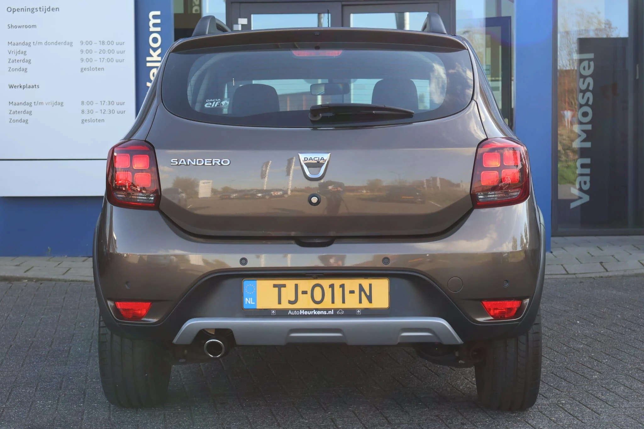 Dacia-Sandero Stepway-image-5