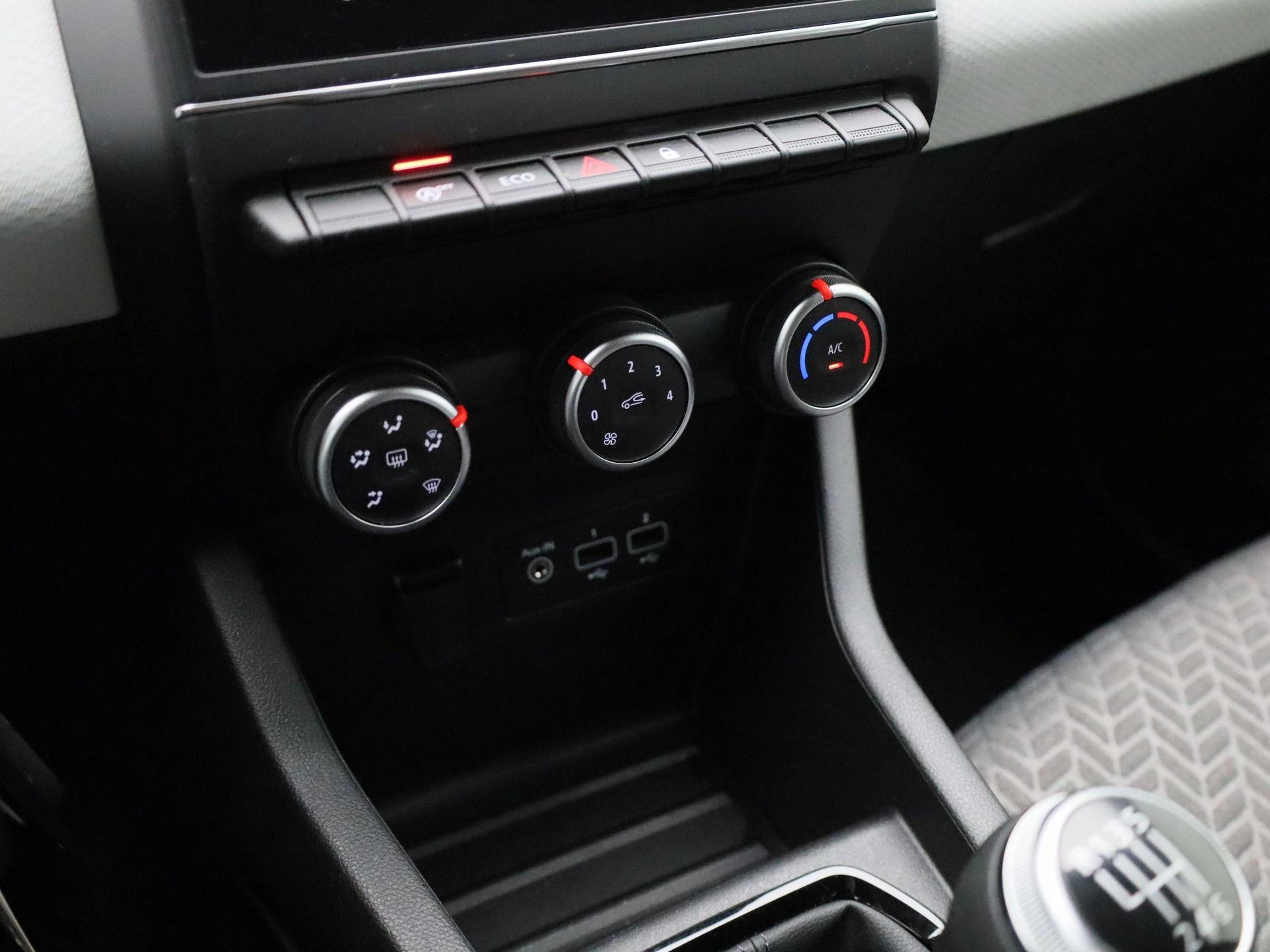 Renault-Clio-image-14