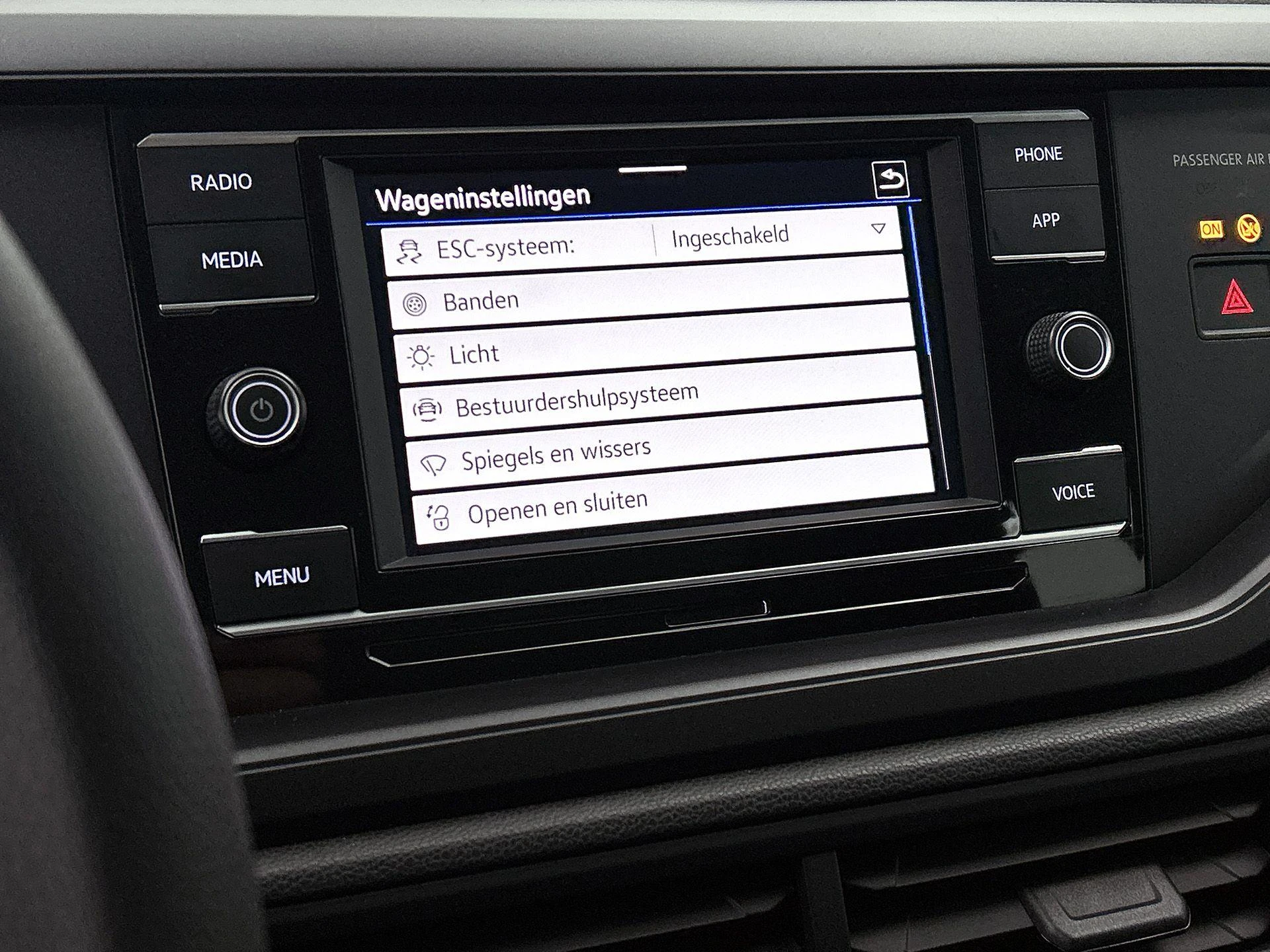 Volkswagen-Polo-image-10