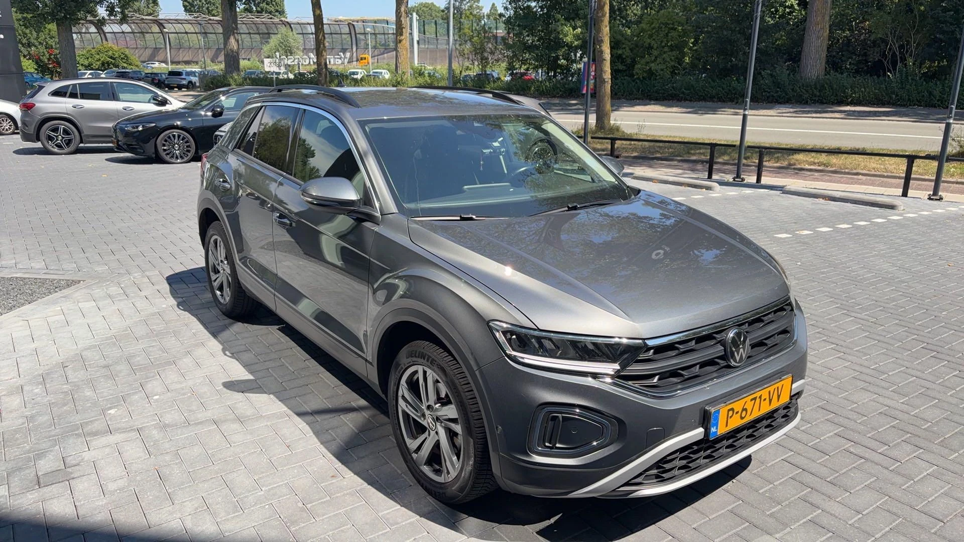 Volkswagen-T-Roc-image-5