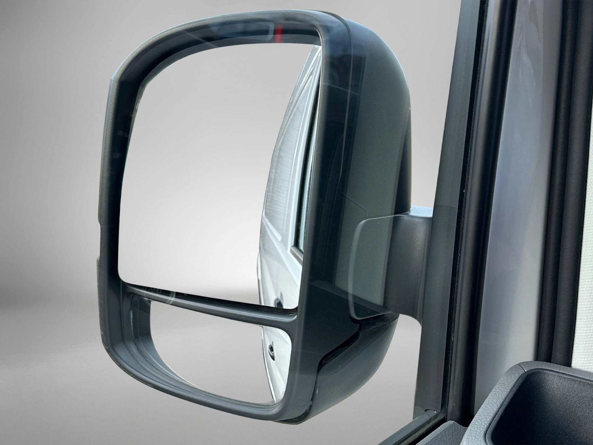 Volkswagen-Crafter-image-14