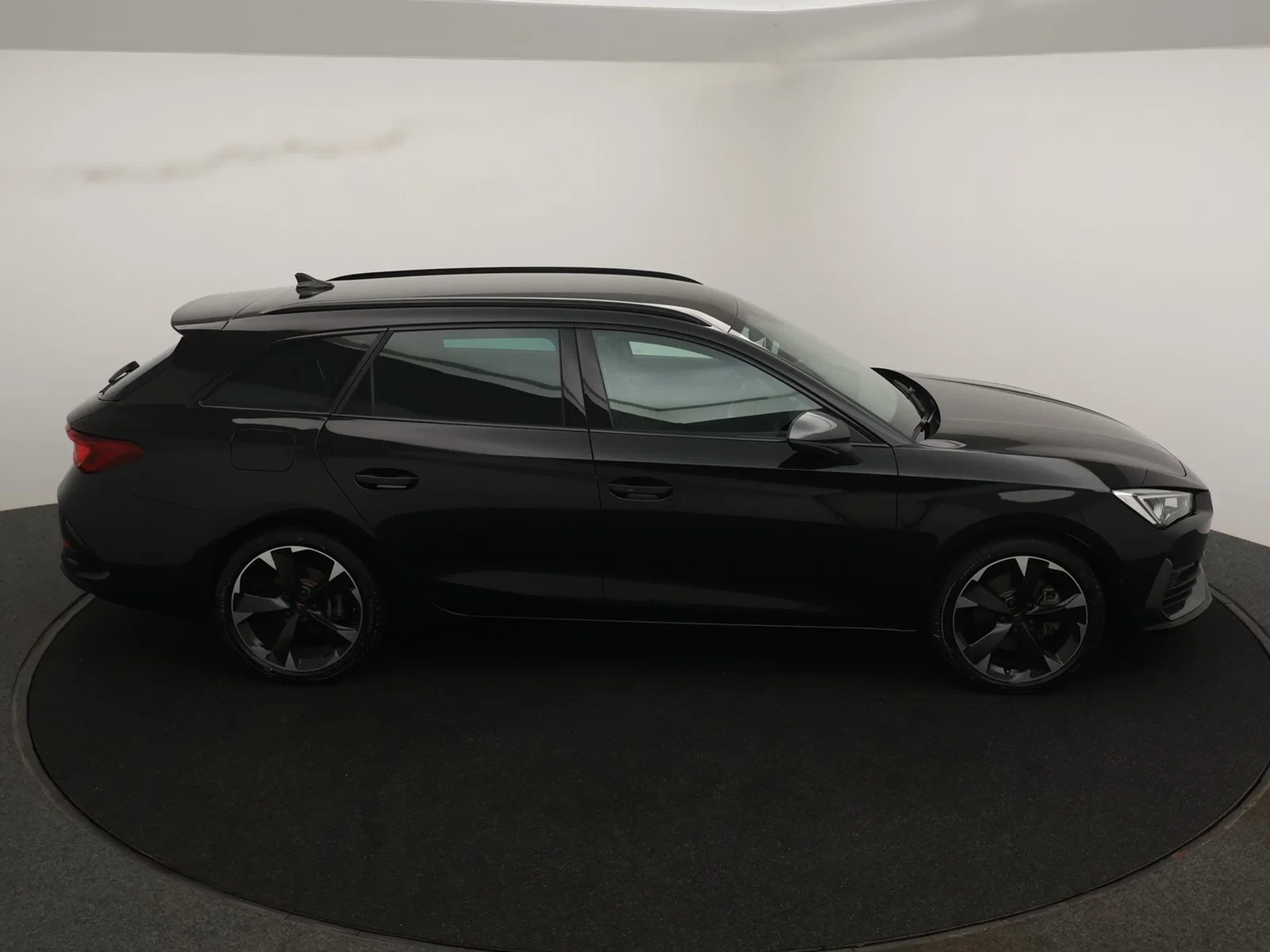 CUPRA Leon Sportstourer ST e-Hybrid (PHEV) Leon Break PHEV 1.4TSI 204PK *AUTOMAAT*CAMERA*LEDER*SPORTZETELS*CRUISE*VIRTUAL COCKPIT*PDC*...*