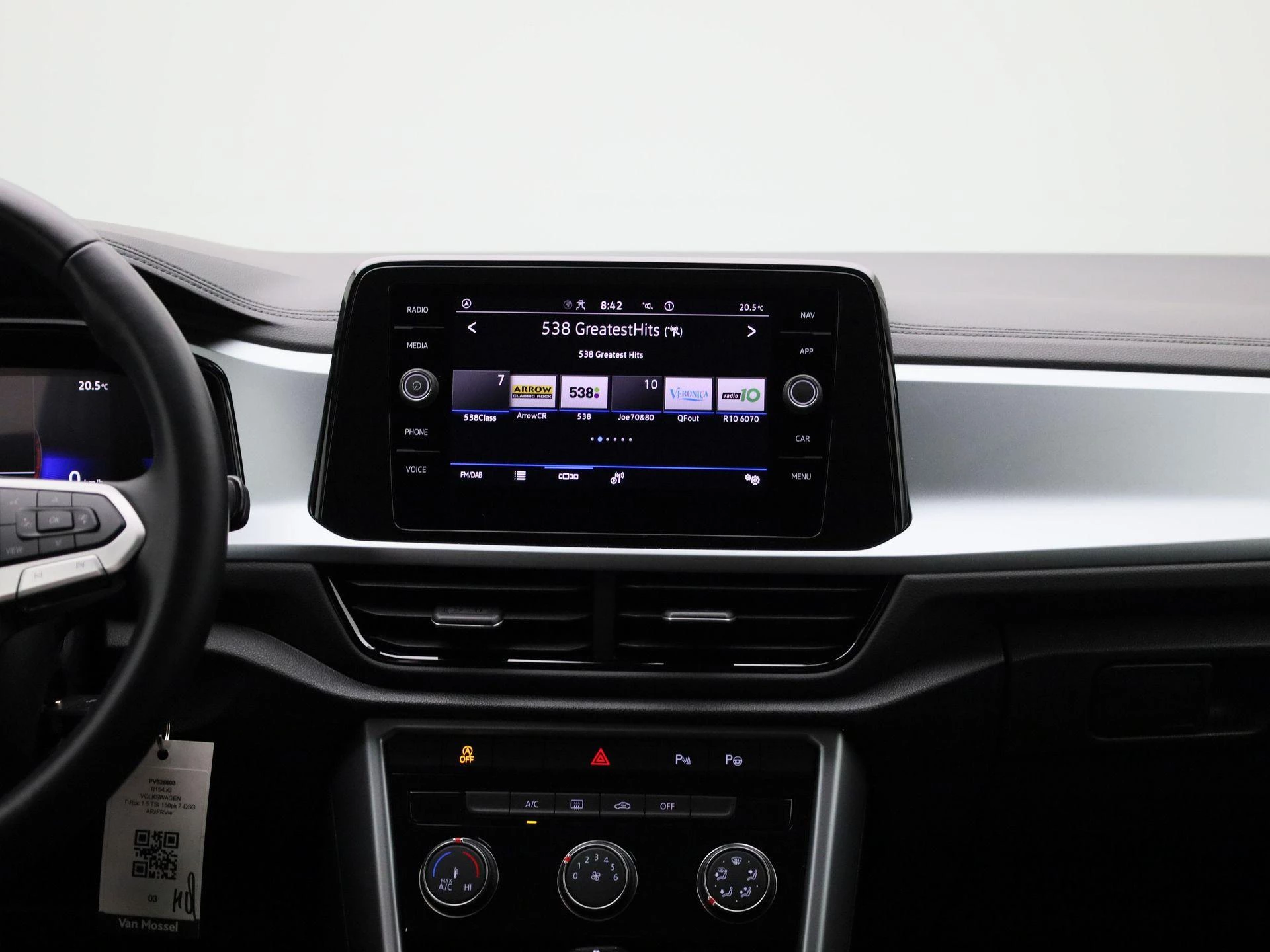 Volkswagen-T-Roc-image-7